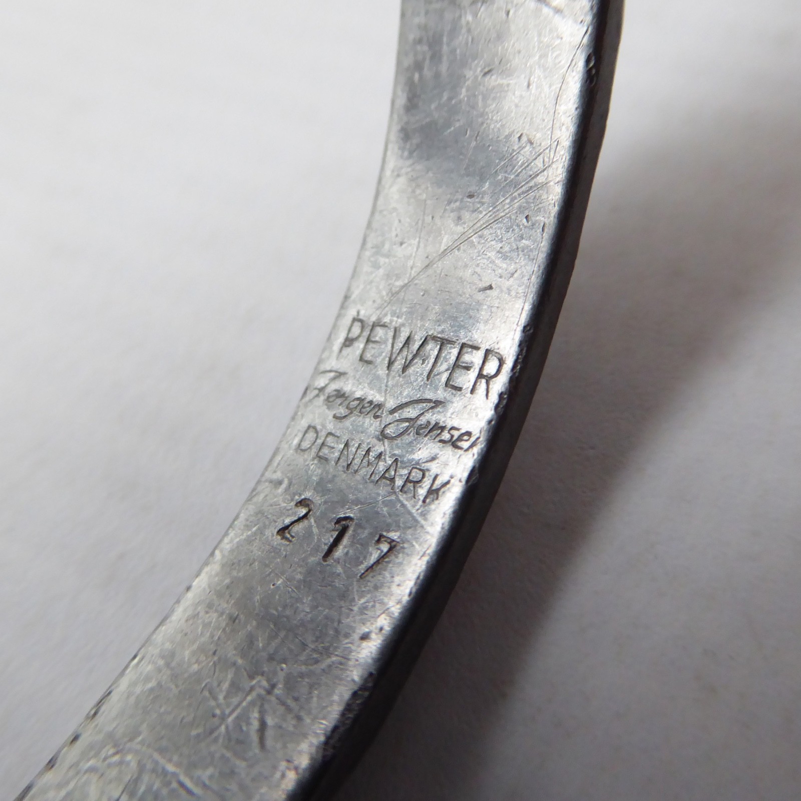Jorgen Jensen #217 Danish vintage pewter brutalist round bangle bracelet, 1960s - Image 12