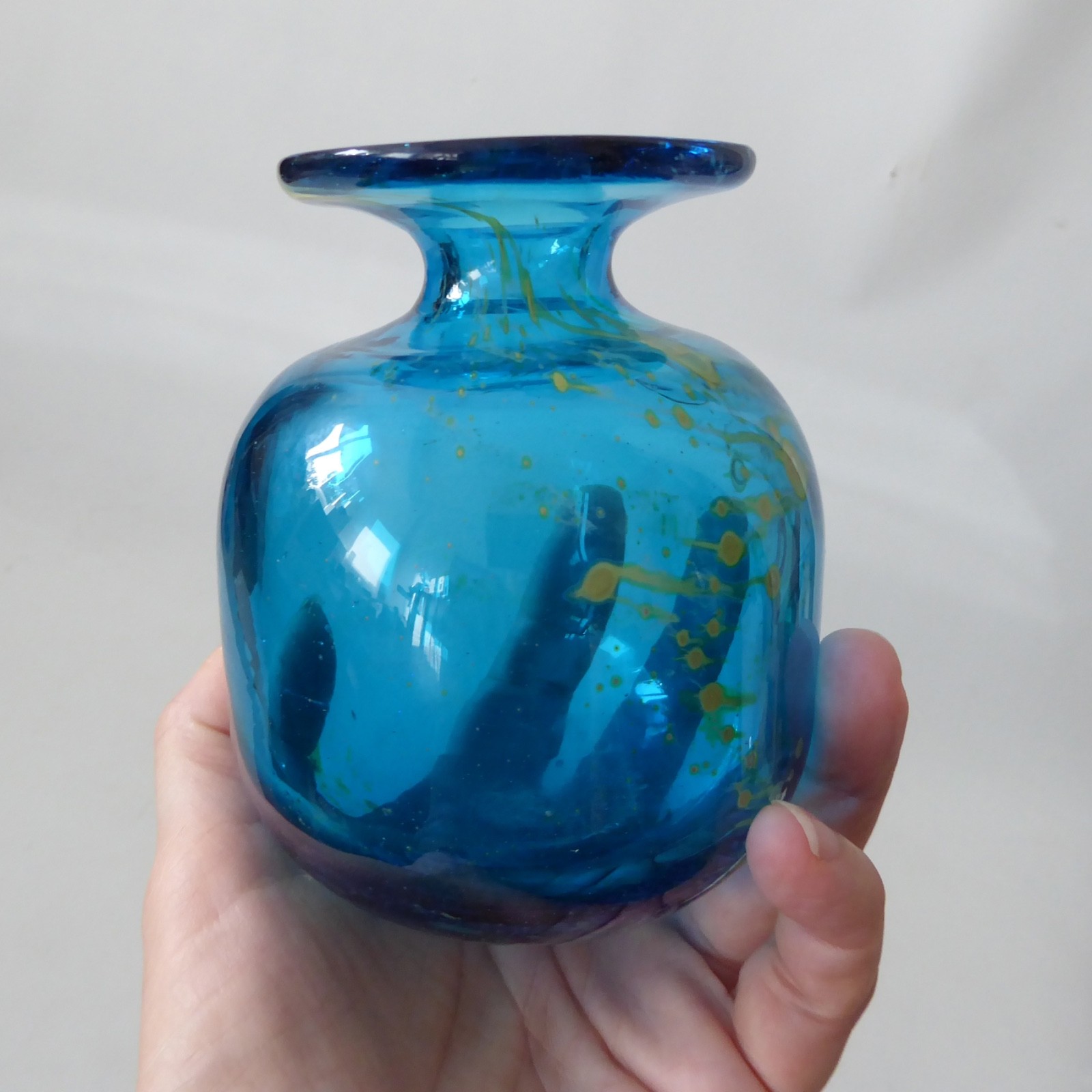 Mdina vintage art glass vase, globe round Sea & Sand. Michael Harris design 70s - Image 3