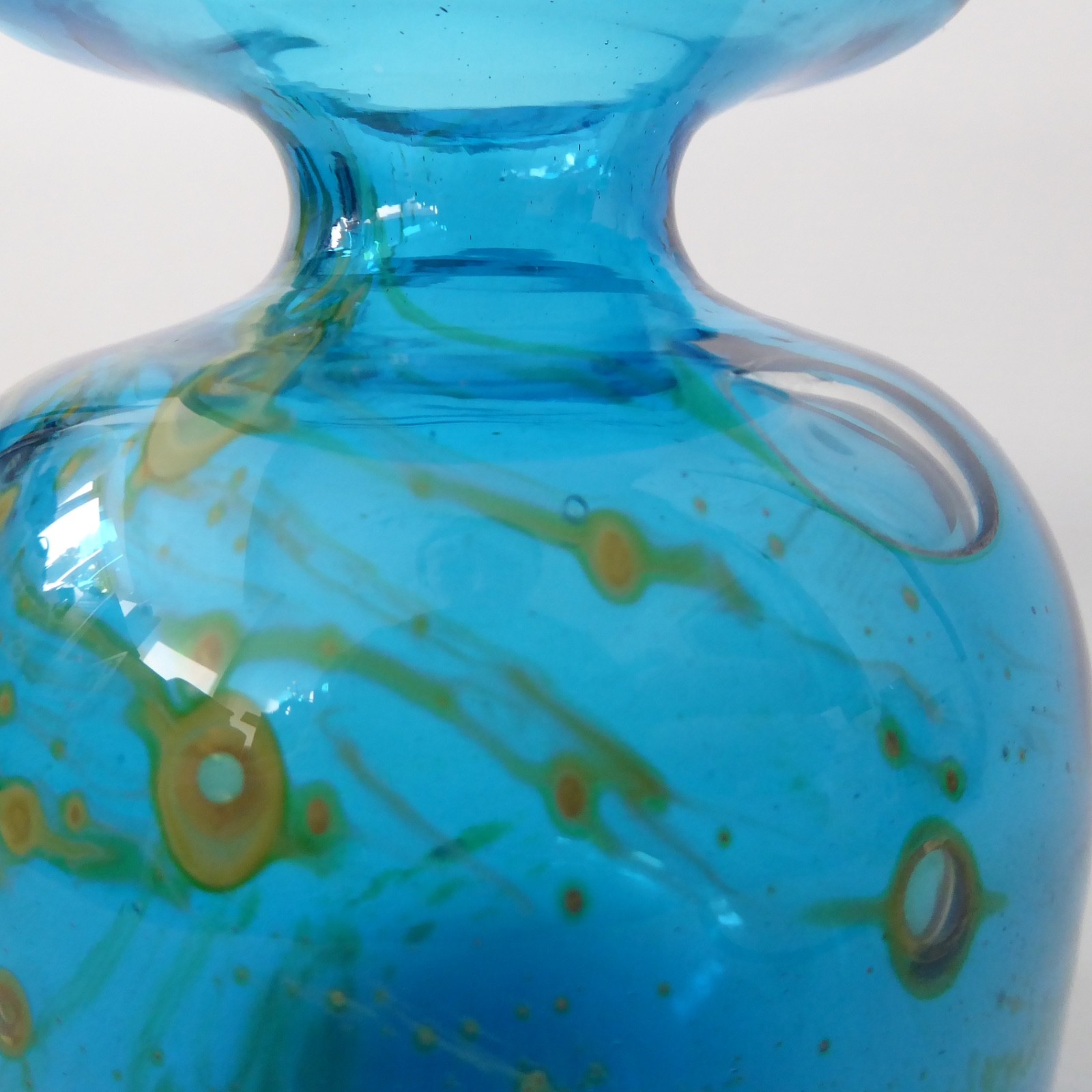 Mdina vintage art glass vase, globe round Sea & Sand. Michael Harris design 70s - Image 7