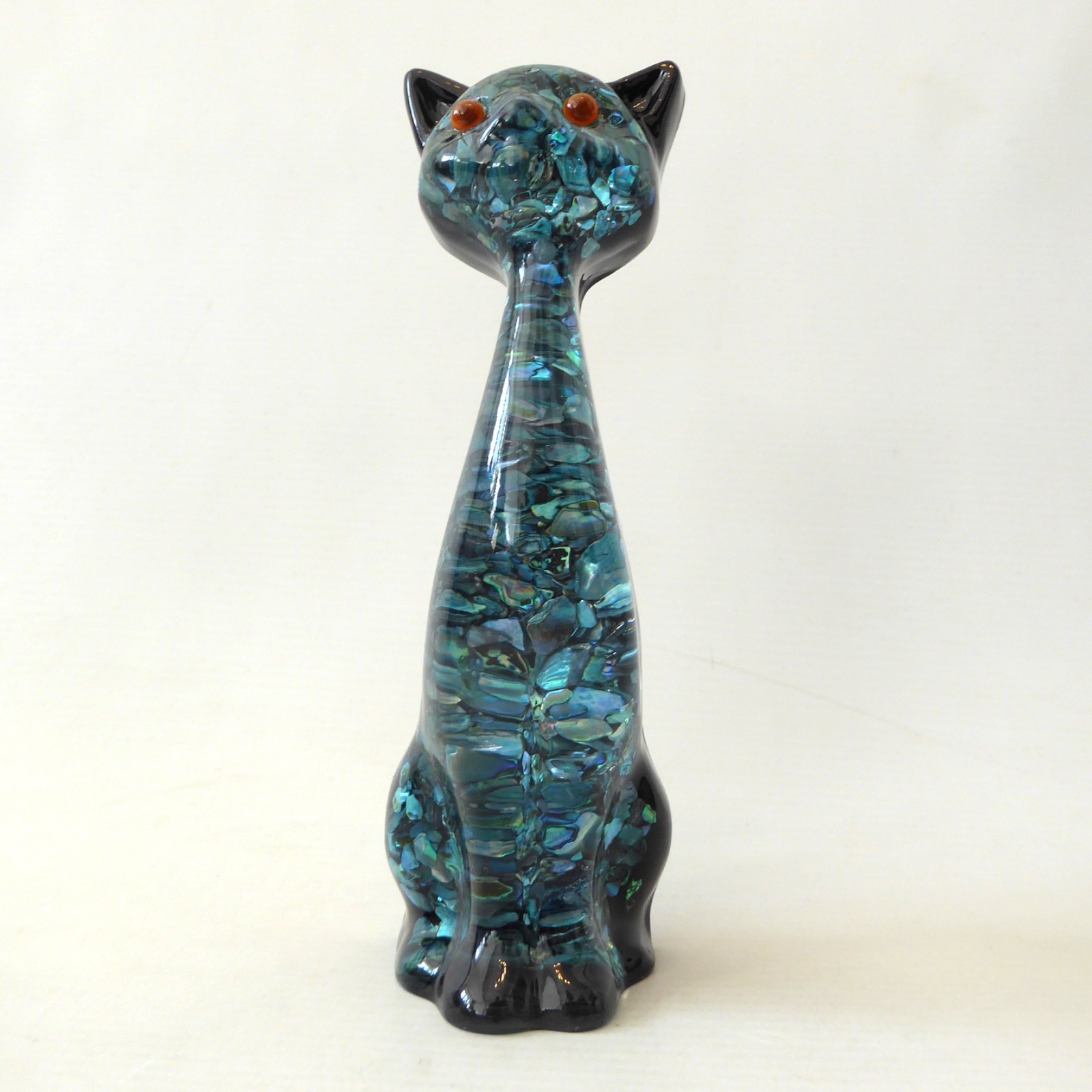 Paua shell Ariki New Zealand kitsch long neck cat, resin lucite. Vintage retro - Image 4