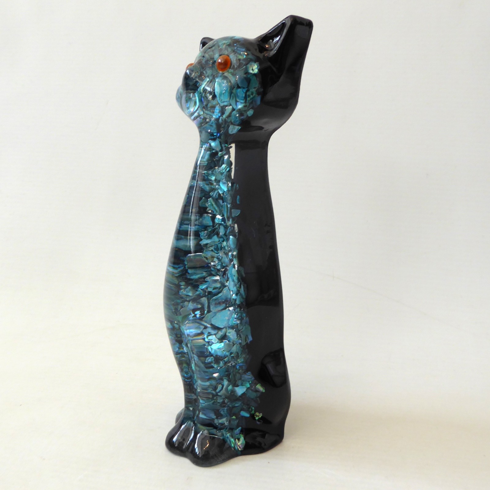 Paua shell Ariki New Zealand kitsch long neck cat, resin lucite. Vintage retro - Image 5