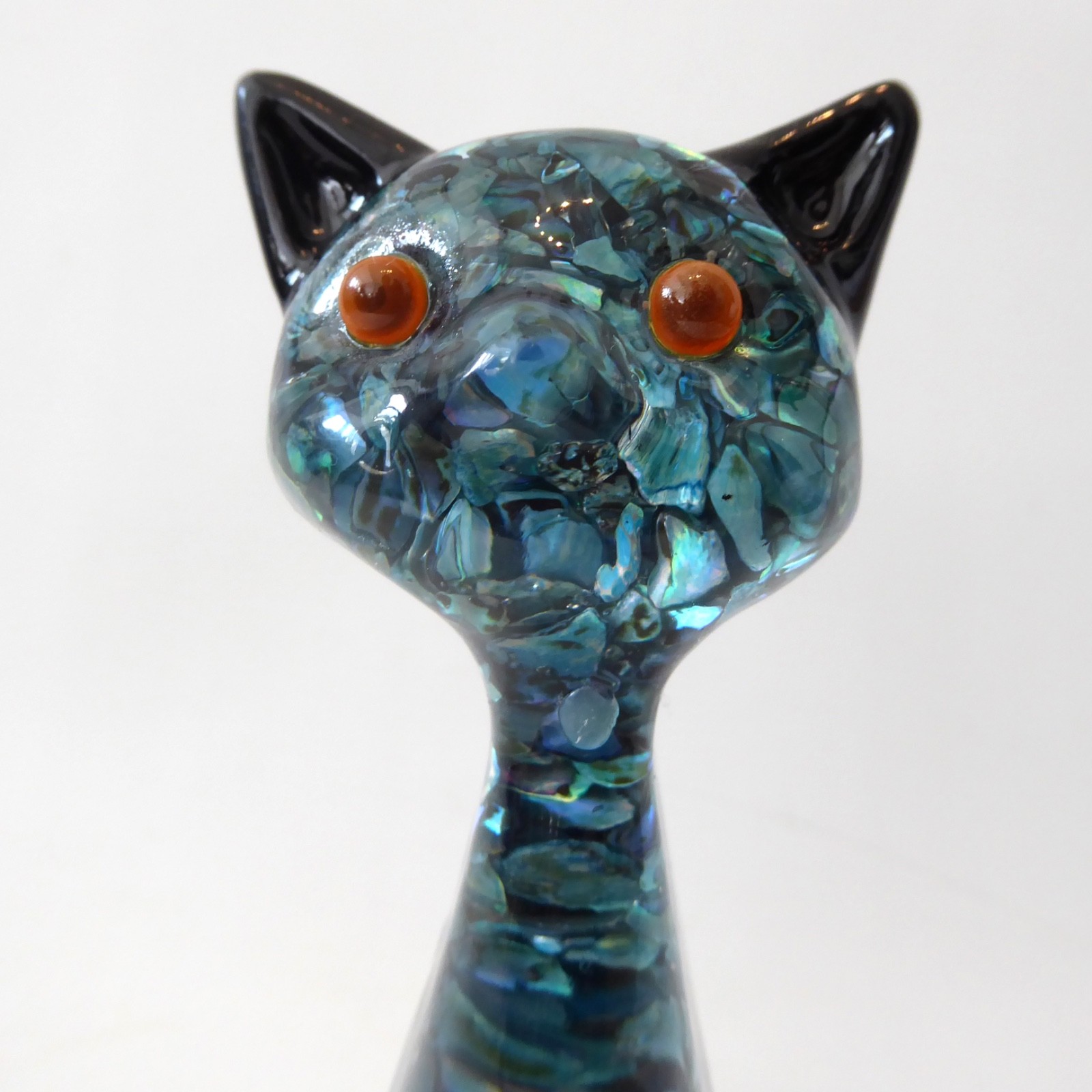 Paua shell Ariki New Zealand kitsch long neck cat, resin lucite. Vintage retro - Image 9