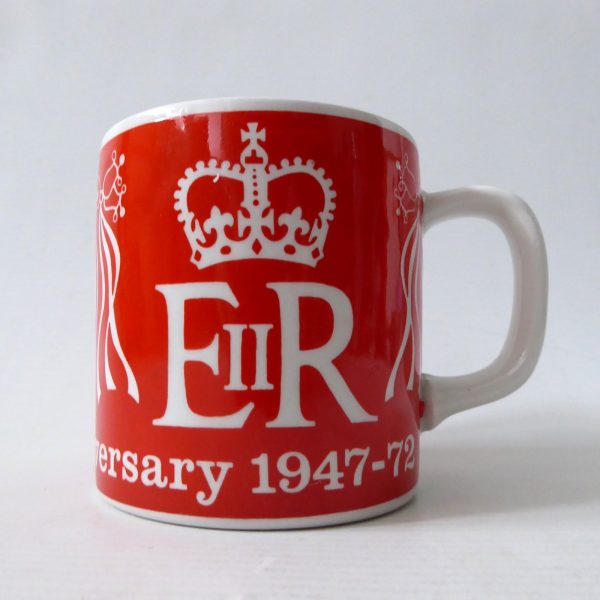 Retro 1972 Royal silver wedding anniversary orange mug. Simple graphic Elizabeth