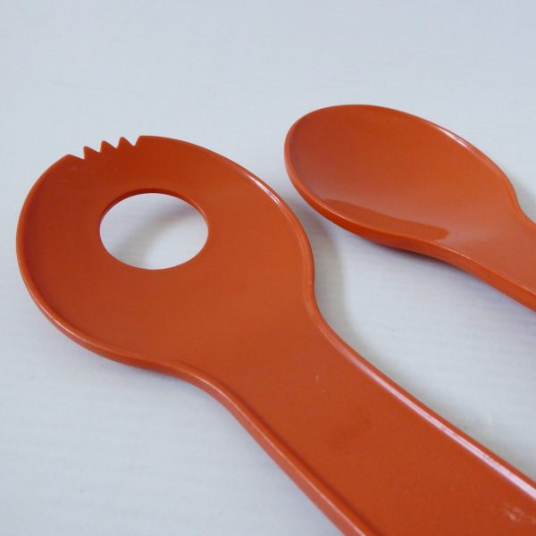 Retro Tupperware deep orange salad servers, 1970s vintage plastic spoon & fork - Image 3