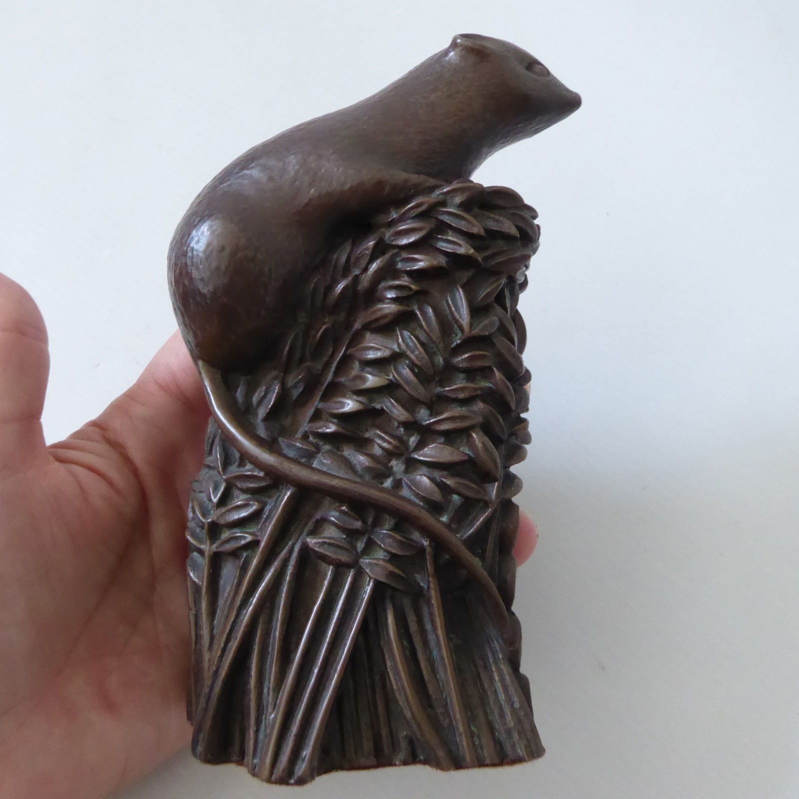 Richard Fisher mouse on wheat, bronze cold cast style sculpture, vintage 70s/80s - Image 10