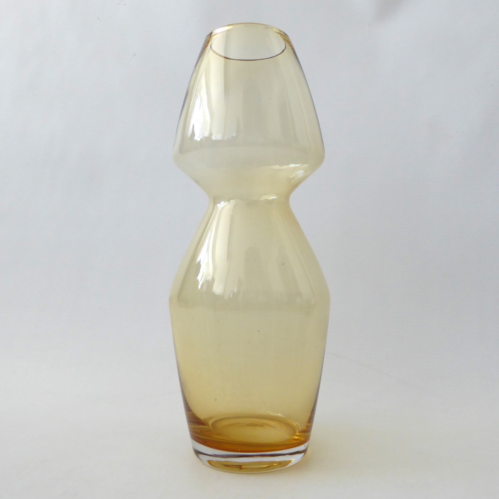 Riihimaki amber art glass vase, Riihimäen Finland Scandinavian Maljakko 1479 60s