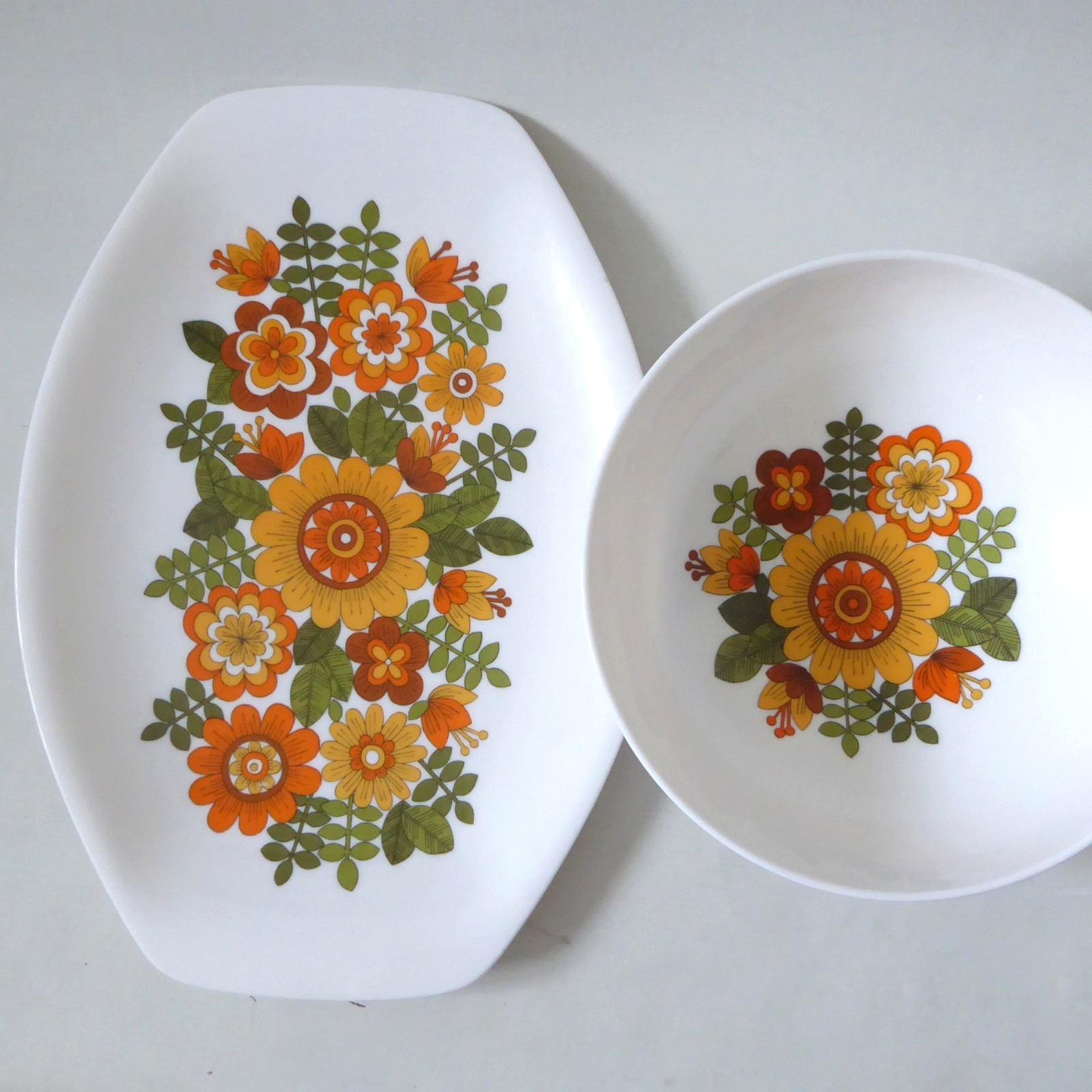STYLE Italy per alimenti, 1970s retro melamine vintage large bowl & plate floral