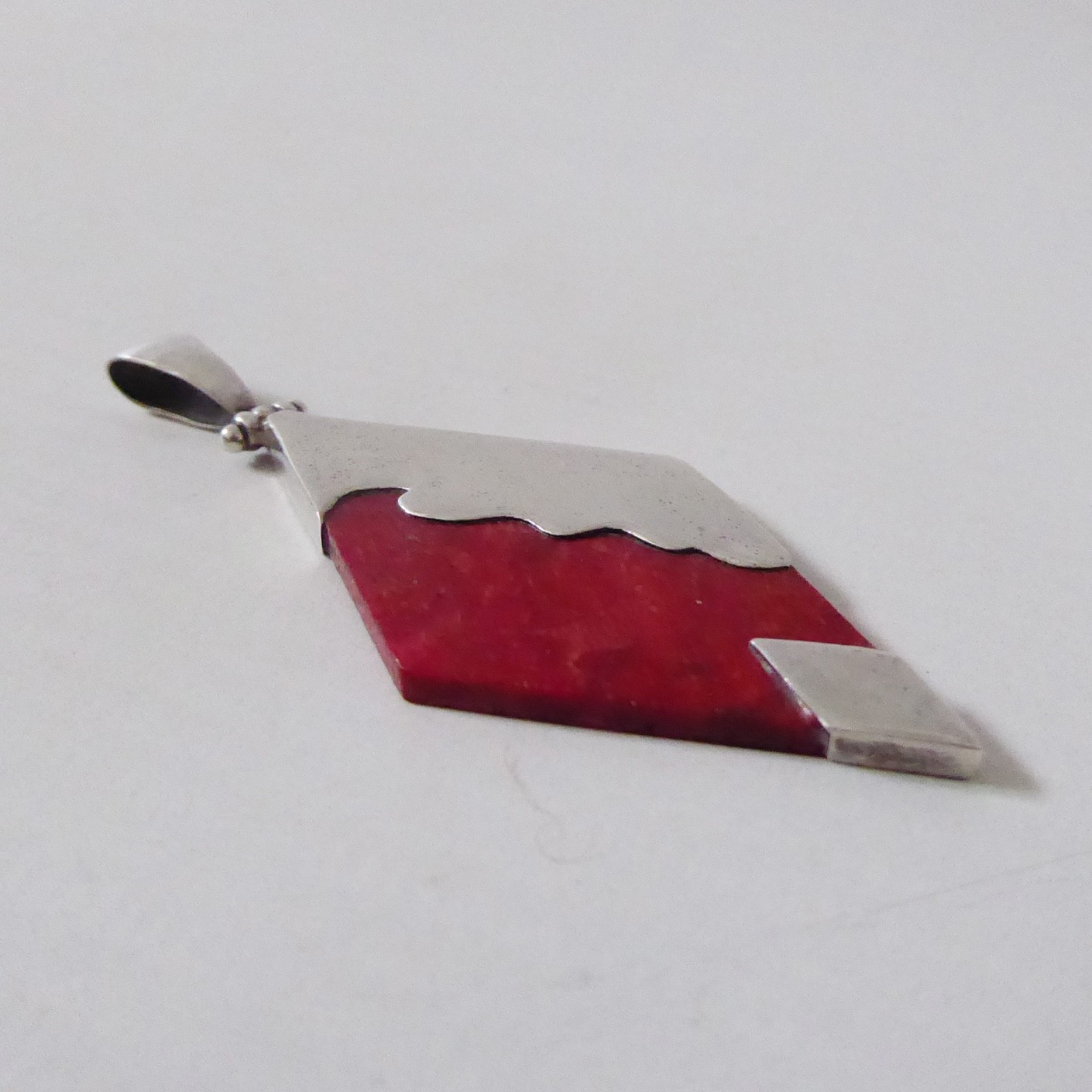 Sterling 925 silver diamond shaped pendant & red flat plastic stone. Modernist - Image 3