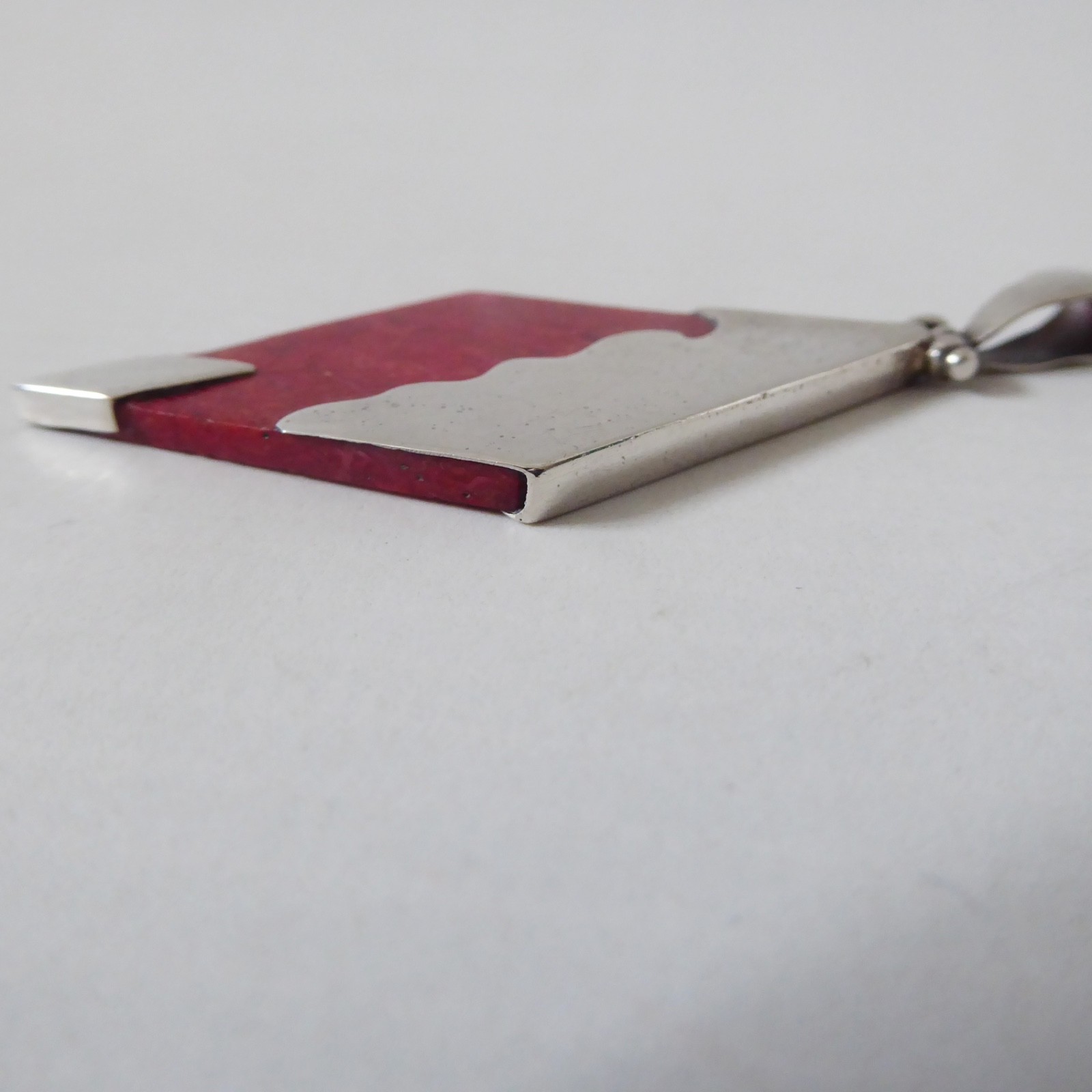 Sterling 925 silver diamond shaped pendant & red flat plastic stone. Modernist - Image 4