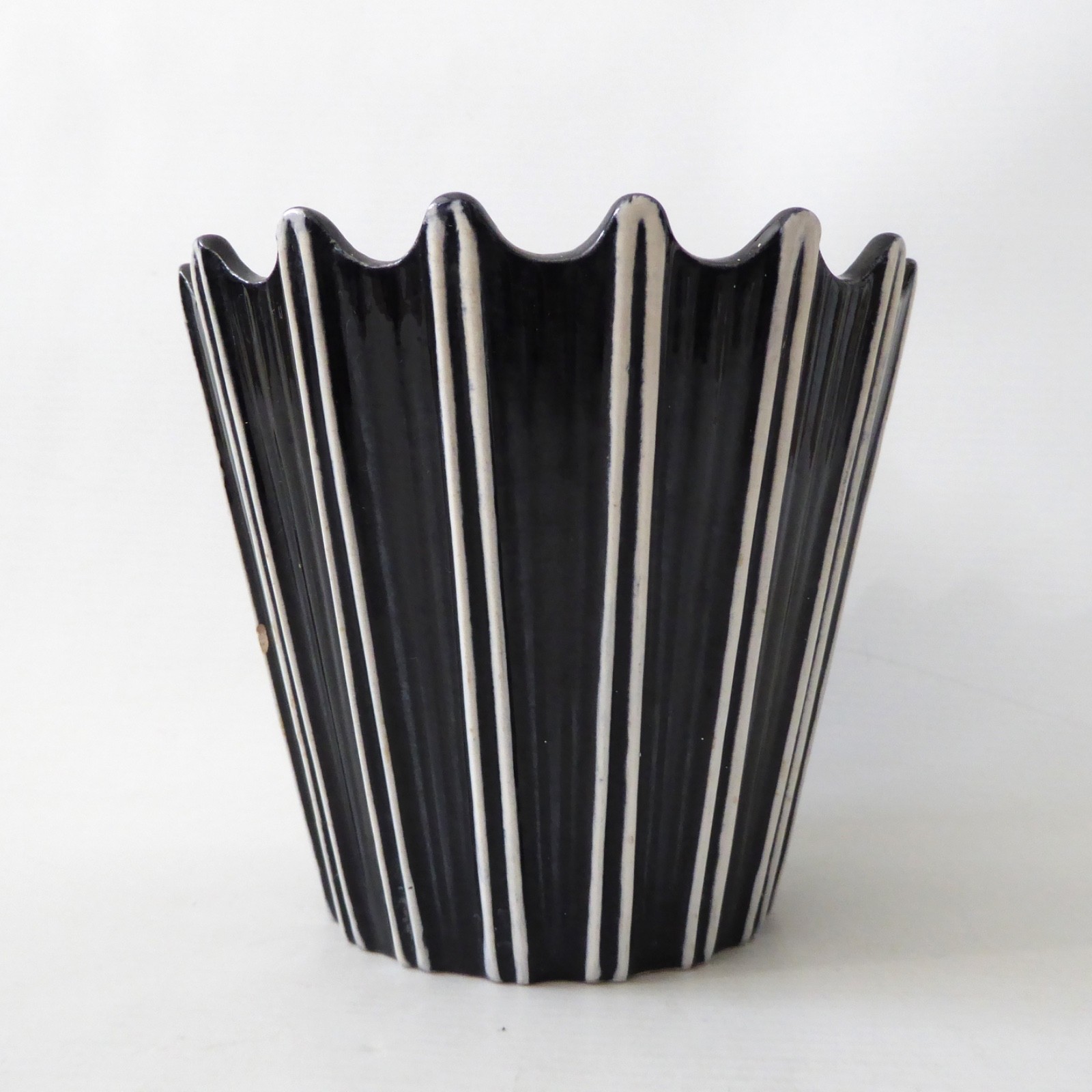 SylvaC 2171 Raphique vintage plant pot holder planter, black & white stripes 60s