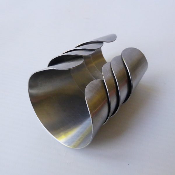 Thos. Nutbrown stainless steel 4 vintage modernist napkin serviette rings, 1970s - Image 4