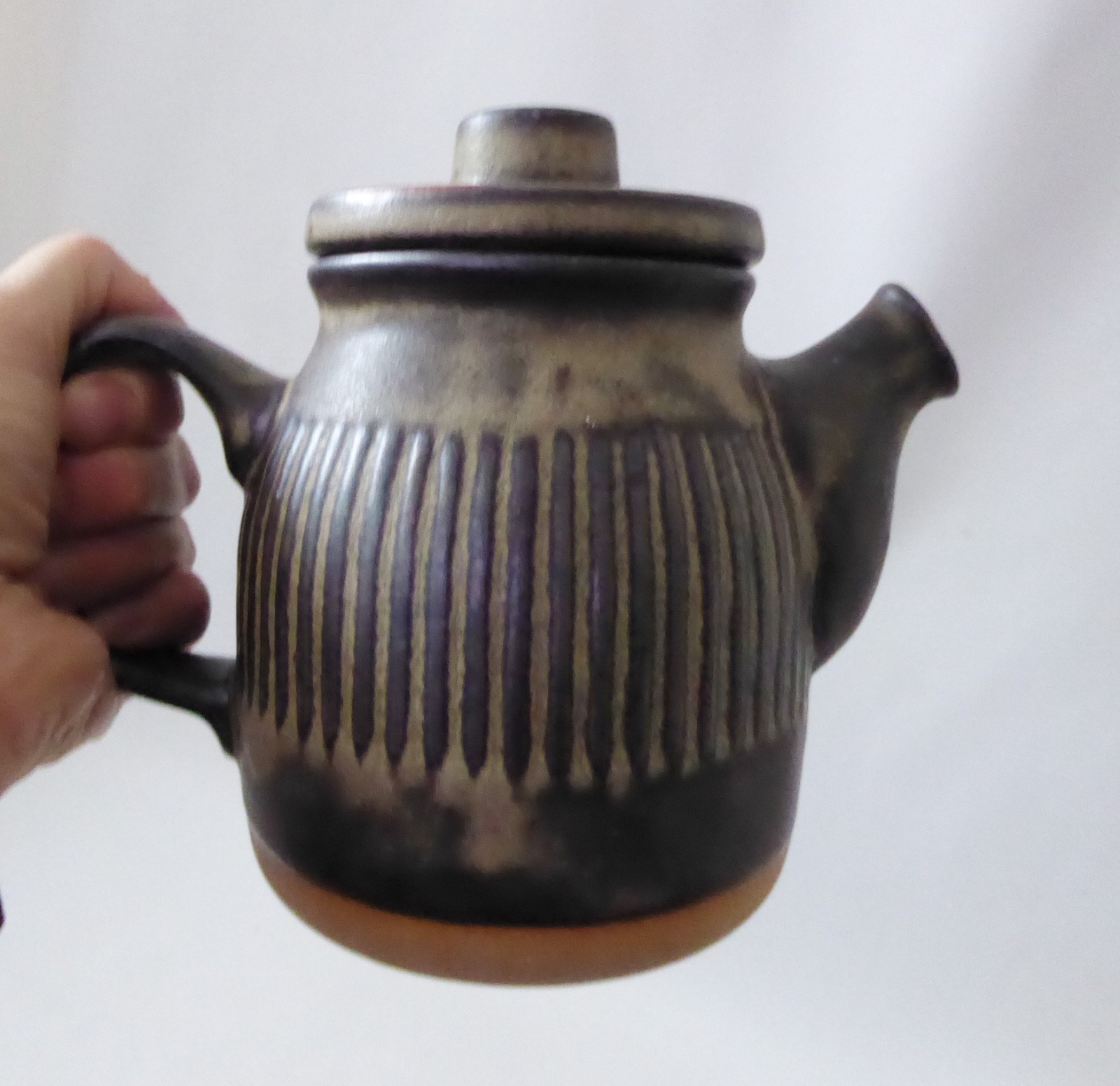 Tremar Cornish studio pottery teapot coffee pot. Handmade 1970s brown stoneware - Image 6