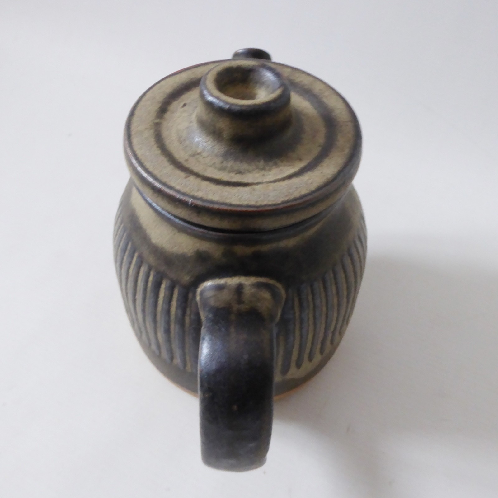 Tremar Cornish studio pottery teapot coffee pot. Handmade 1970s brown stoneware - Image 7