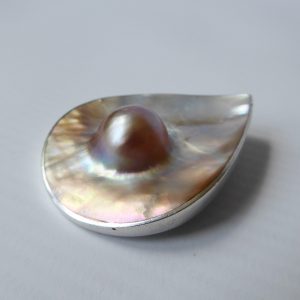 Tribal Spirit 925 Sterling silver blister pearl pendant necklace, teardrop shell