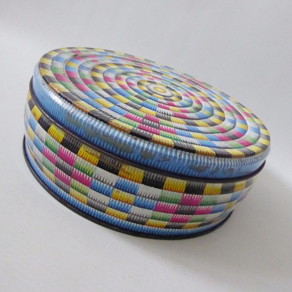 Vintage Raffia 8" round biscuit tin, Huntley & Palmers Ltd Reading multicoloured - Image 4
