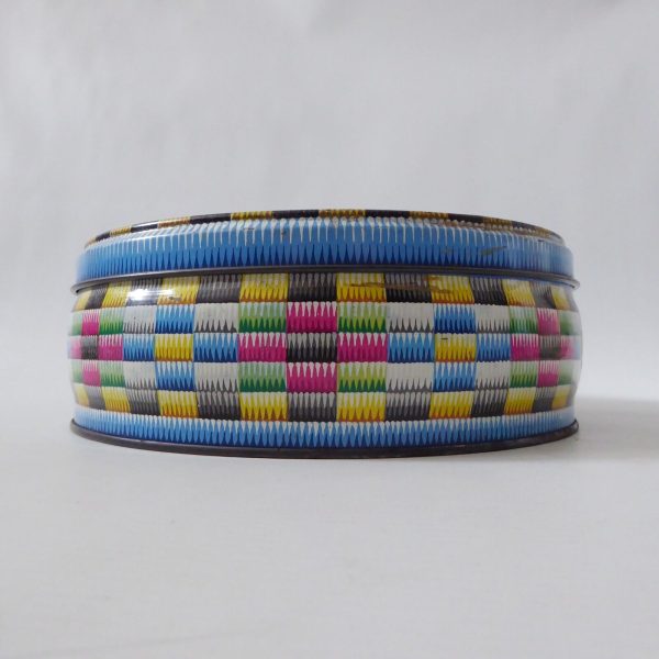 Vintage Raffia 8" round biscuit tin, Huntley & Palmers Ltd Reading multicoloured - Image 5