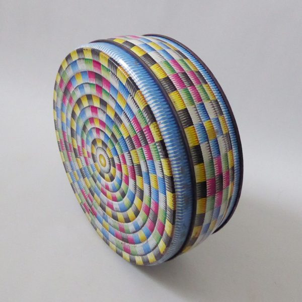 Vintage Raffia 8" round biscuit tin, Huntley & Palmers Ltd Reading multicoloured - Image 6
