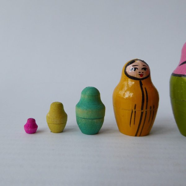 Vtg Russian USSR nesting dolls set 8 hand painted, Babooska Matryoshk folk art - Image 3