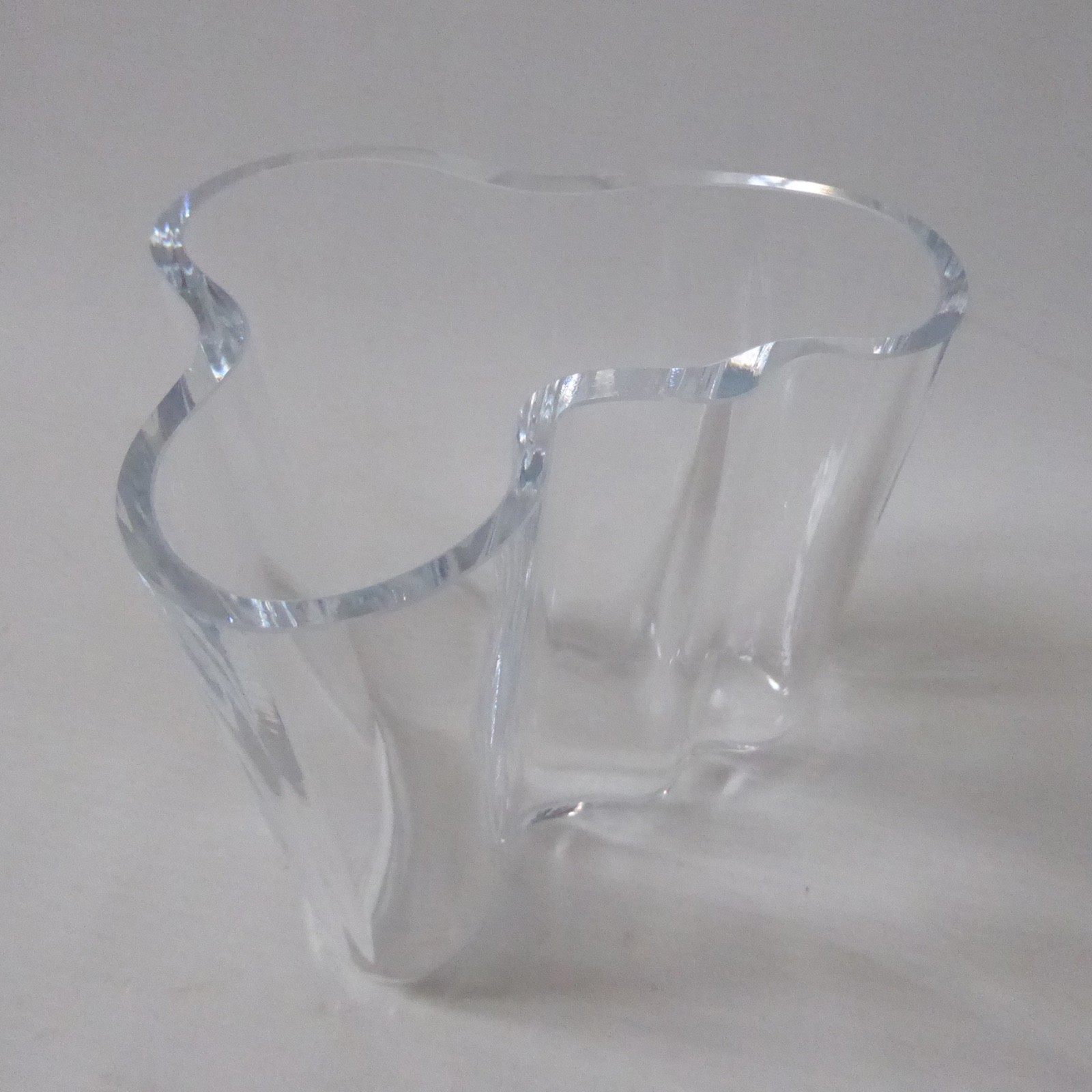 iittala Alvar Aalto Savoy art glass vase, clear crystal wave. Vintage Finland - Image 4