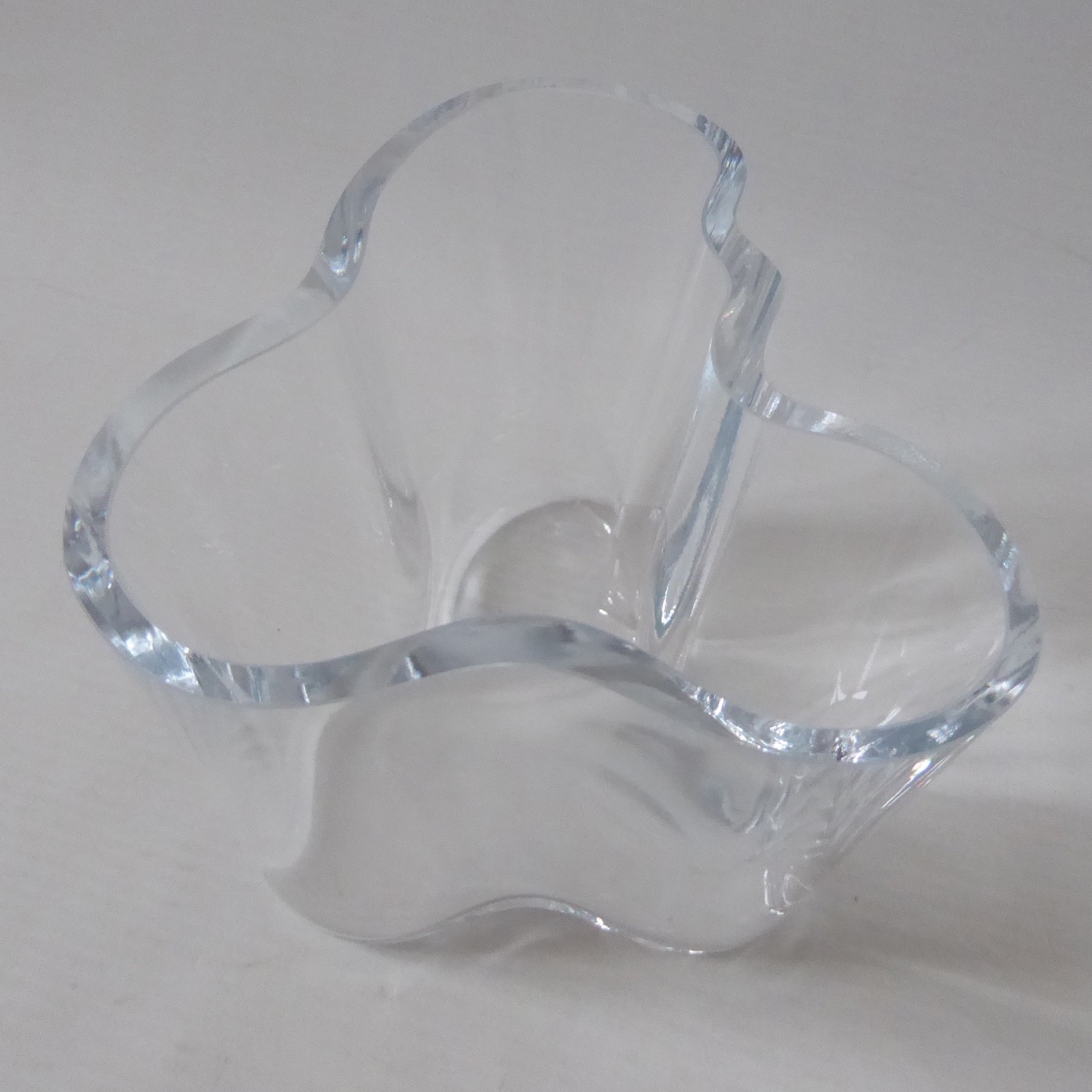 iittala Alvar Aalto Savoy art glass vase, clear crystal wave. Vintage Finland - Image 5
