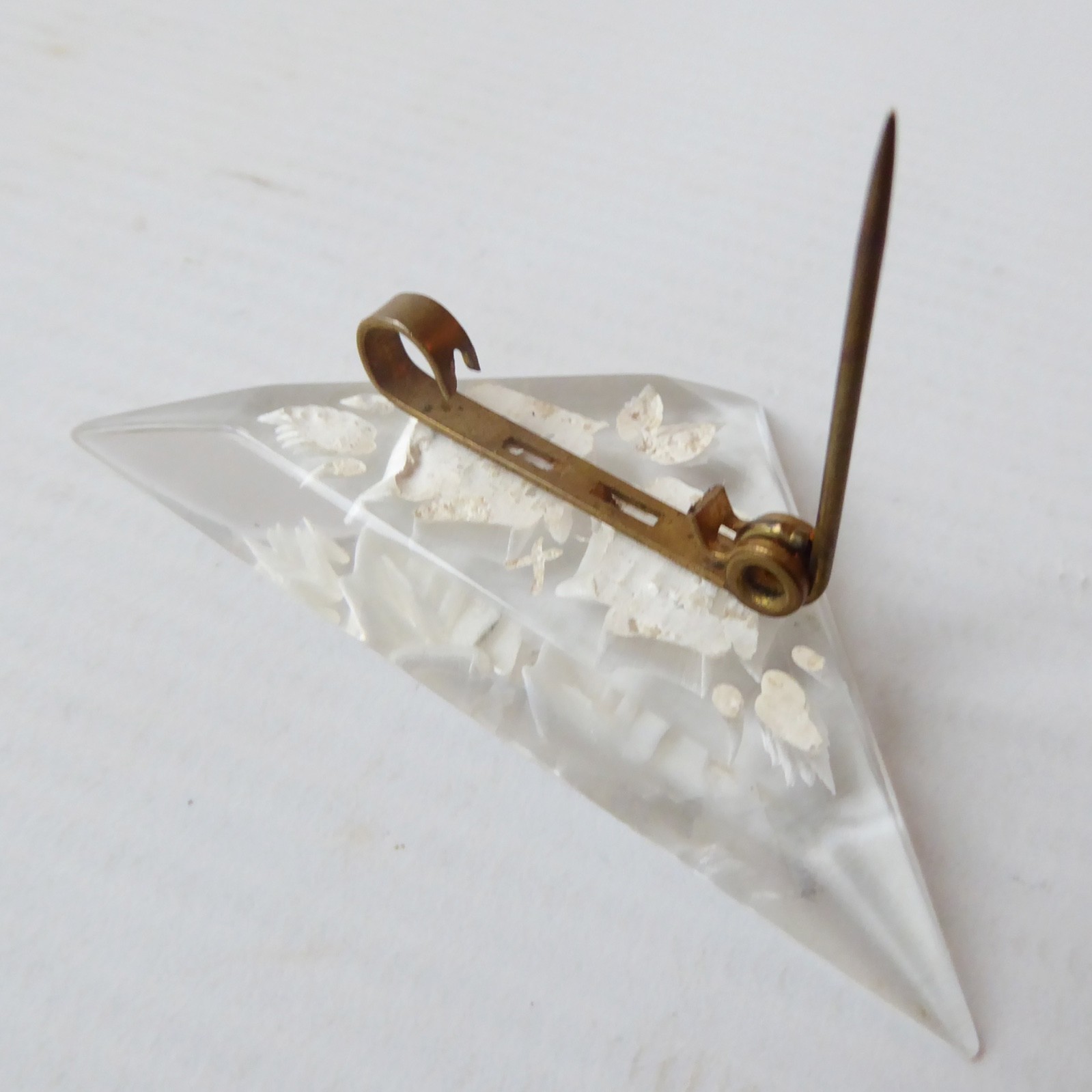 1950s triangular reverse carved lucite perspex brooch white rose flower, vintage - Image 11