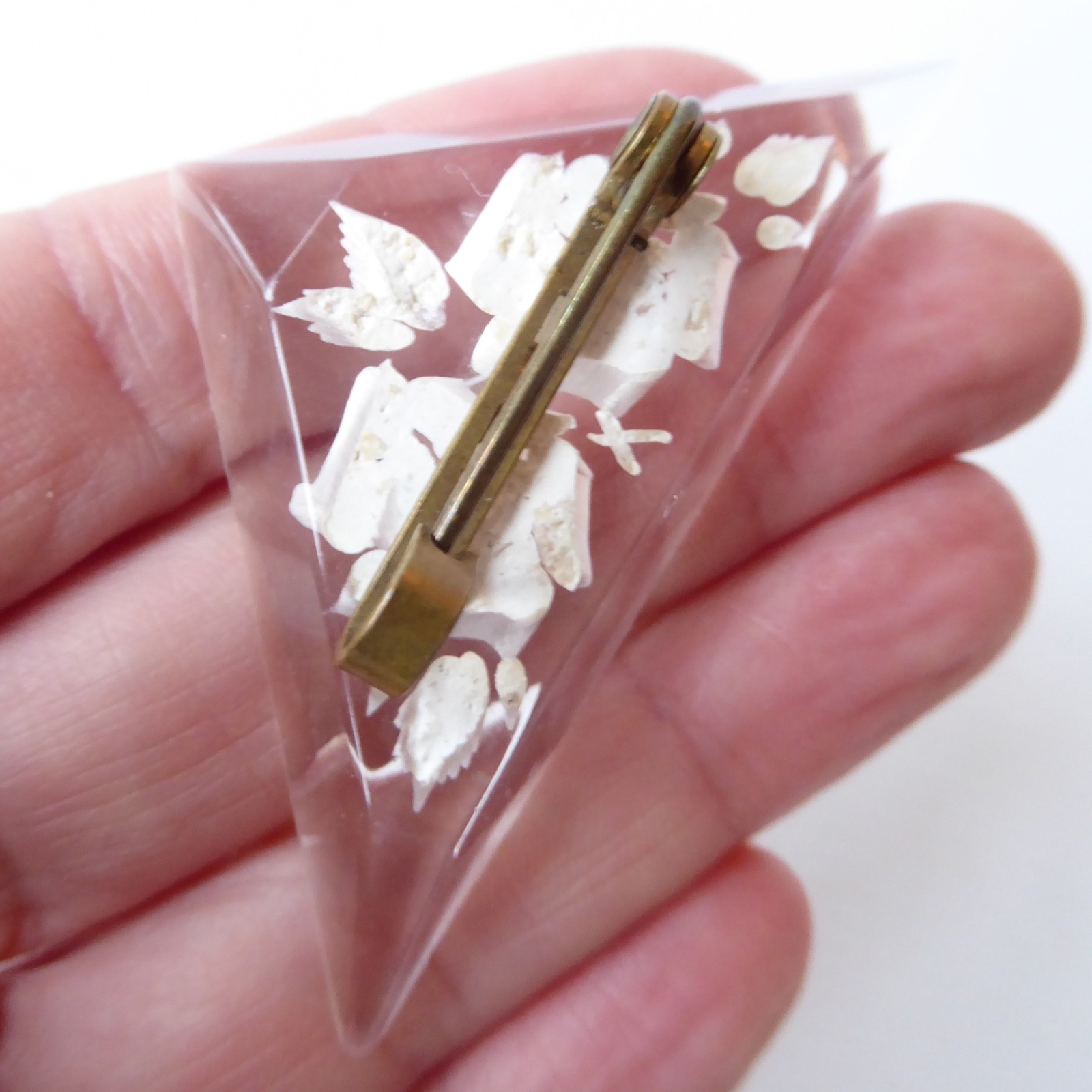 1950s triangular reverse carved lucite perspex brooch white rose flower, vintage - Image 8