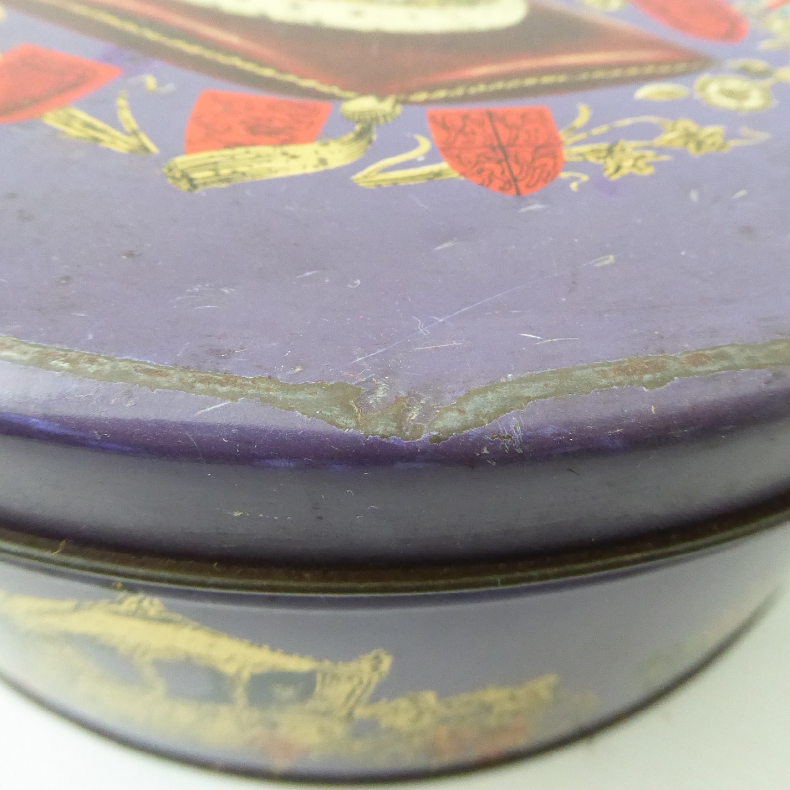 1953 HM Queen Elizabeth II Coronation biscuit tin. Vintage round purple + crown - Image 12