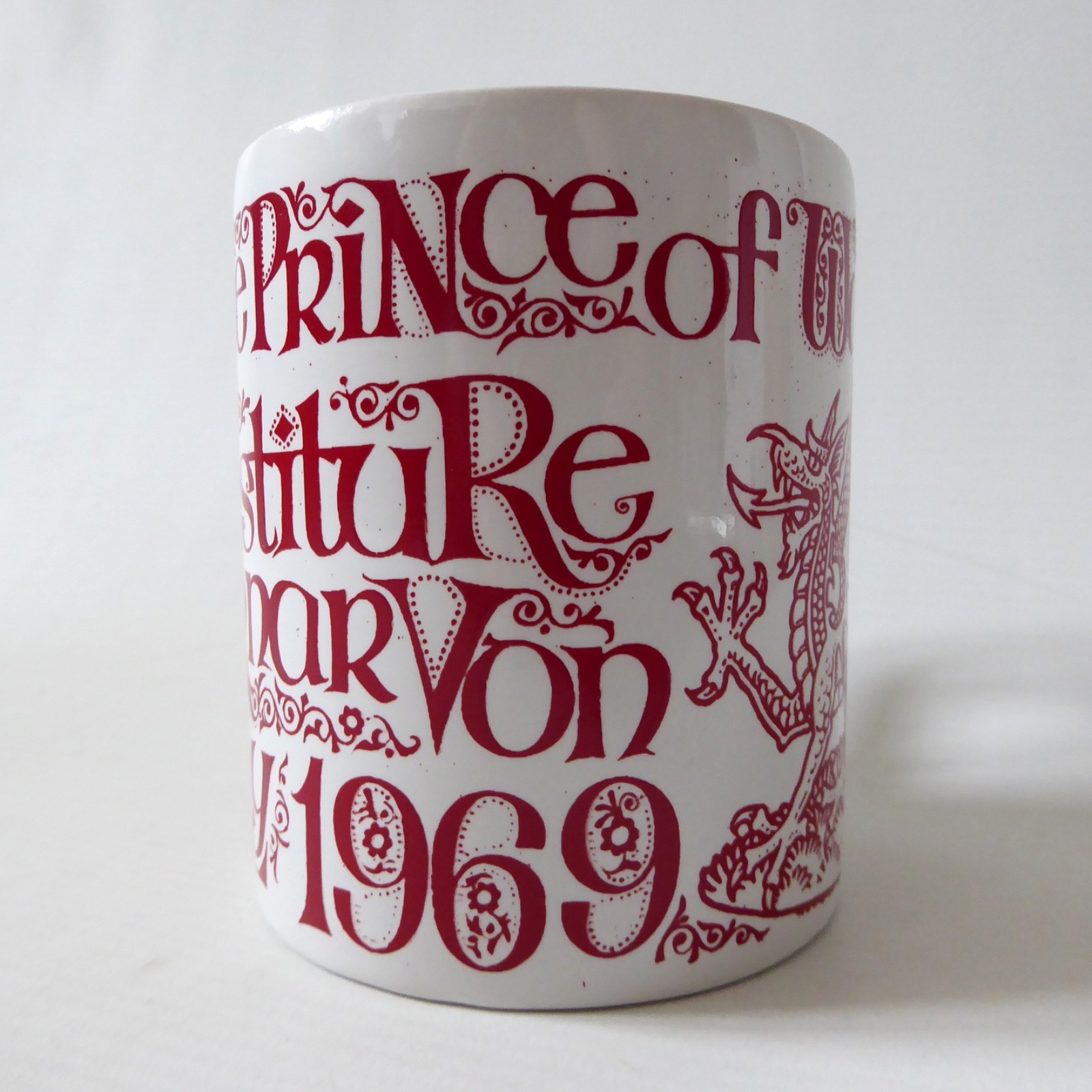 1969 Prince of Wales Staffordshire mug, red retro/vintage 1960s King Charles - Image 5