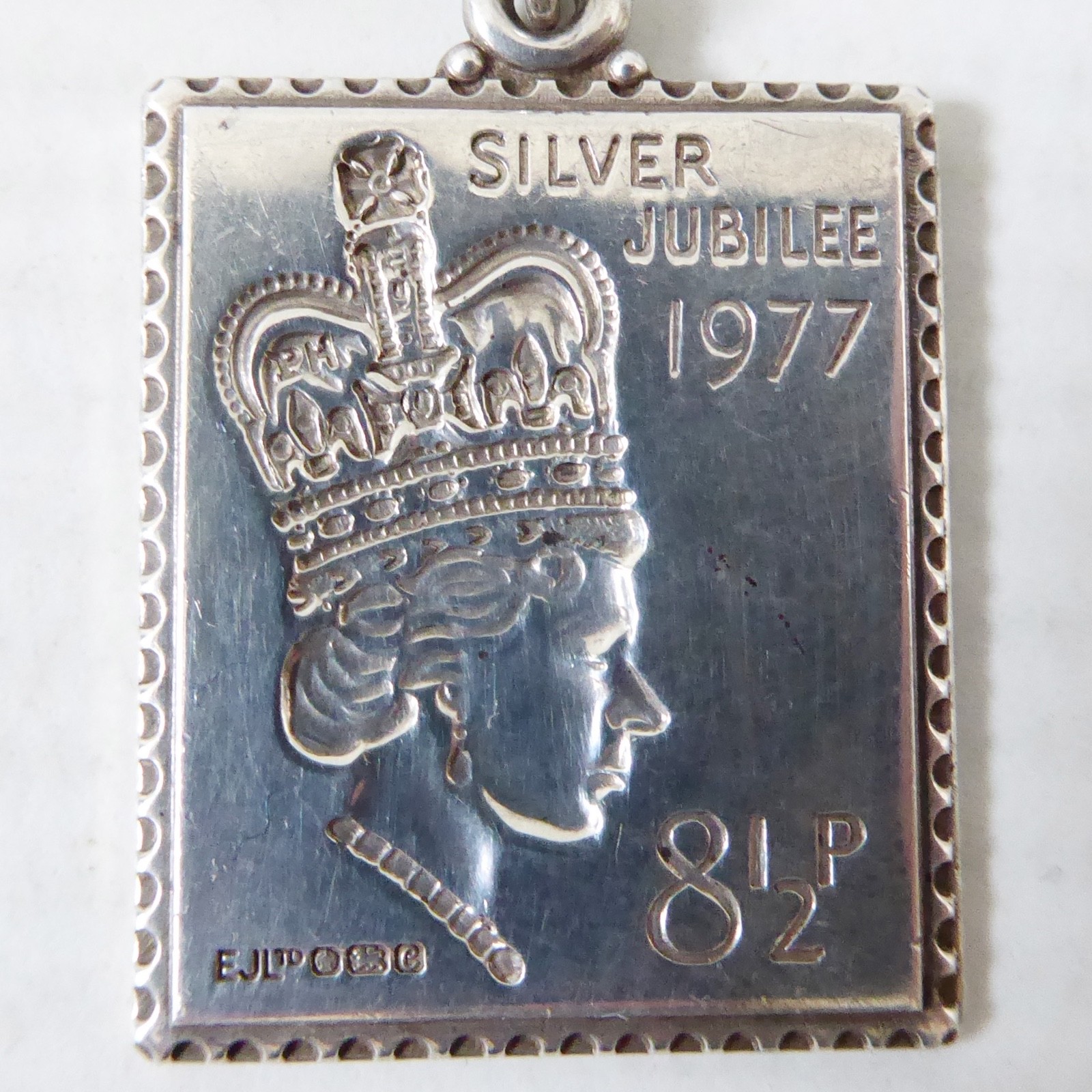 1977 hallmarked sterling silver 925 ingot stamp silver jubilee pendant necklace - Image 4