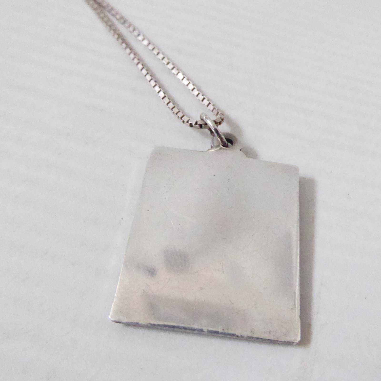 1977 hallmarked sterling silver 925 ingot stamp silver jubilee pendant necklace - Image 9