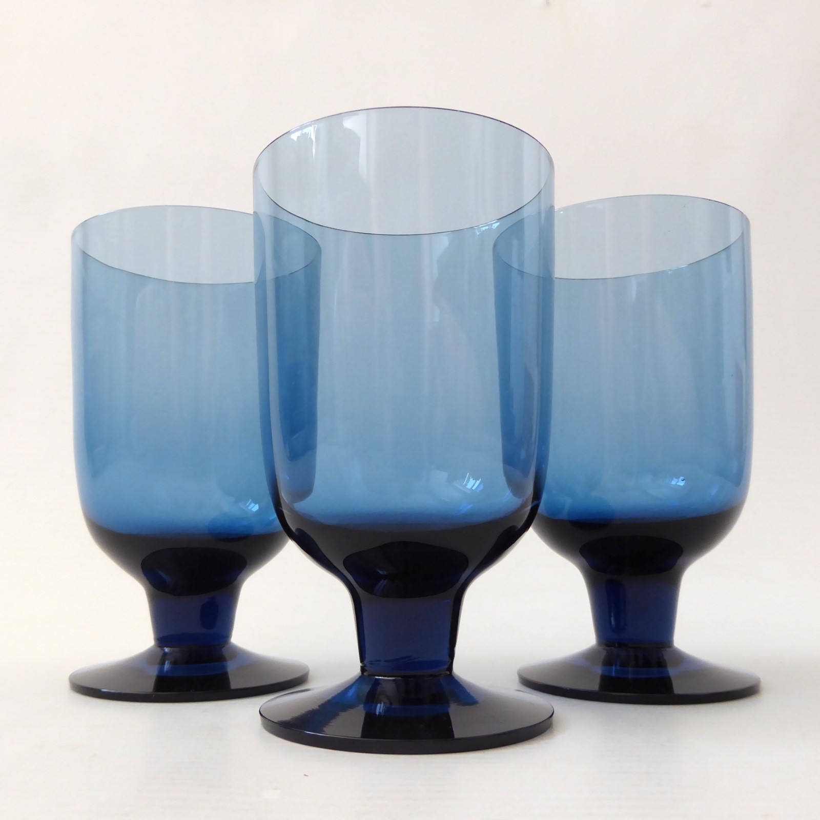 3 vintage Wedgwood wine glasses, midnight sapphire blue glass goblets, 1960s/70s