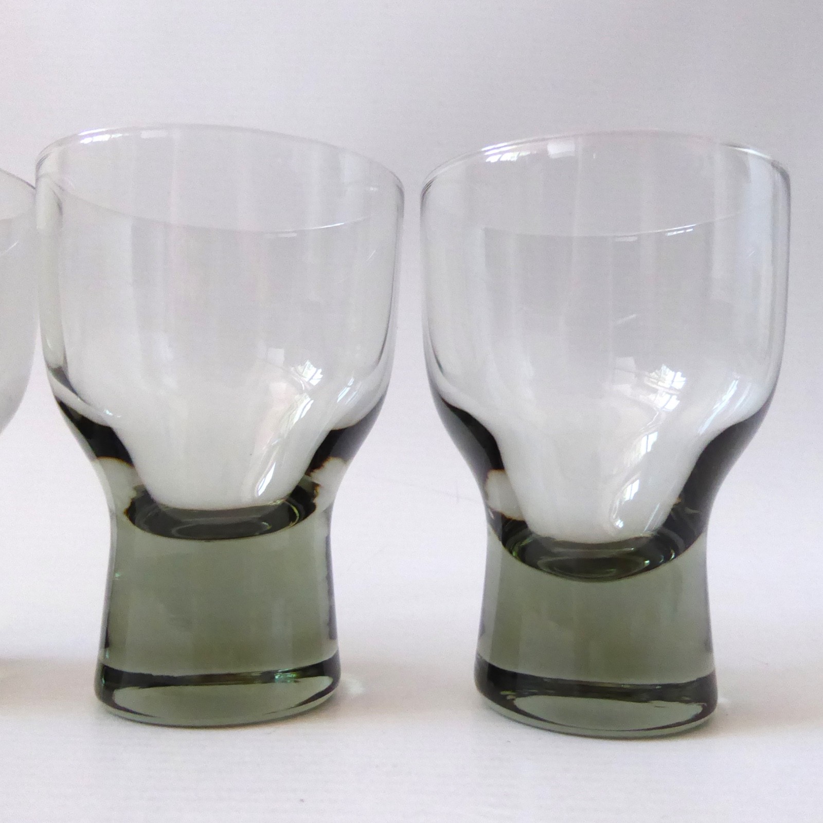4 HOLMEGAARD Glasses, Canada smoke. 3 Cocktail 9cm & Liqueur shot glass. Danish - Image 3