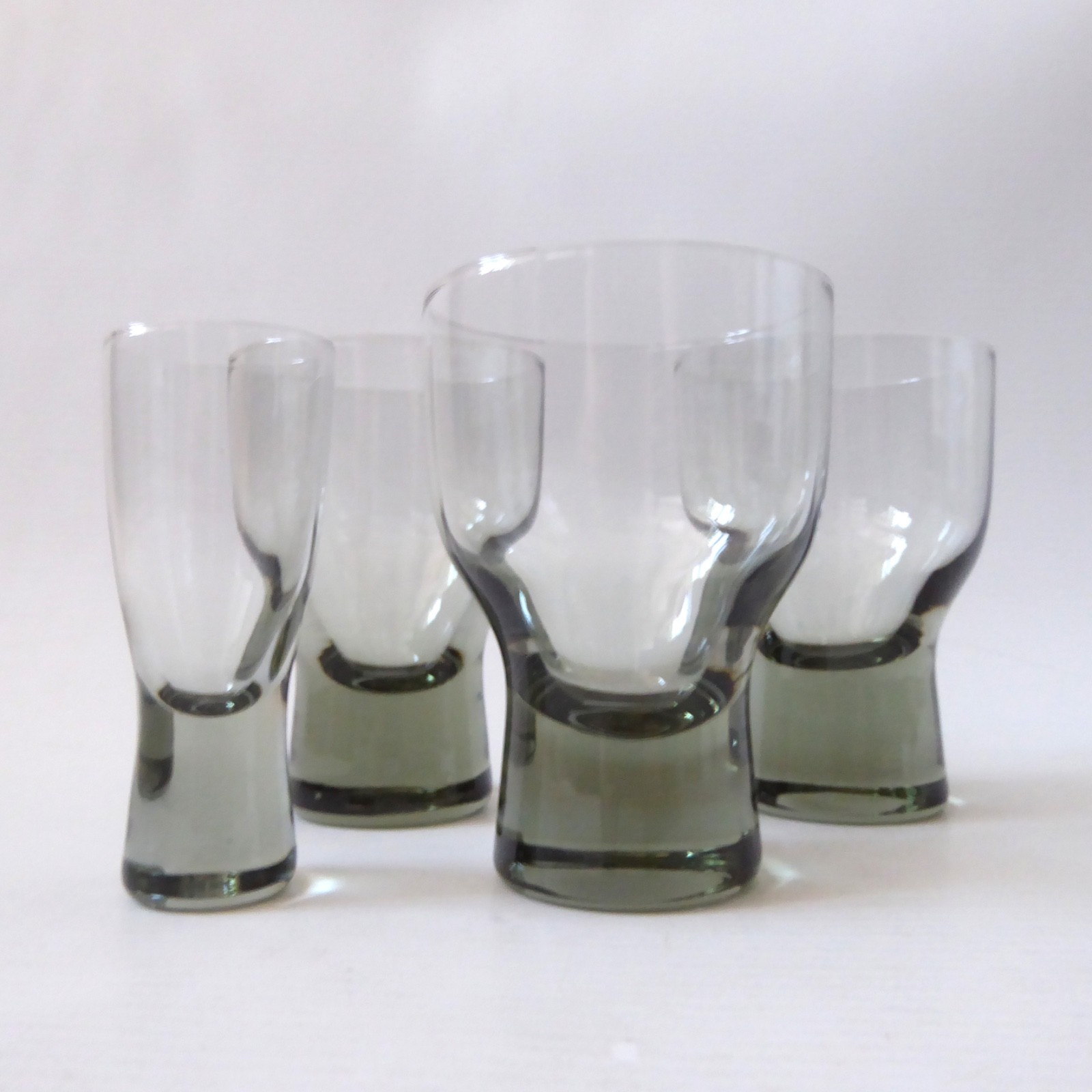 4 HOLMEGAARD Glasses, Canada smoke. 3 Cocktail 9cm & Liqueur shot glass. Danish - Image 5