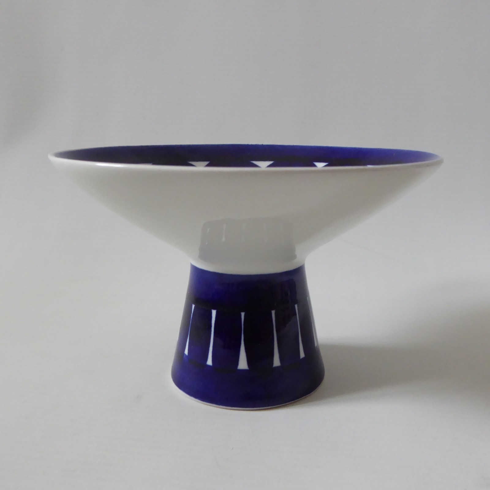 Arabia Finland Valencia footed candle holder, mid century modern, Ulla Procope - Image 6