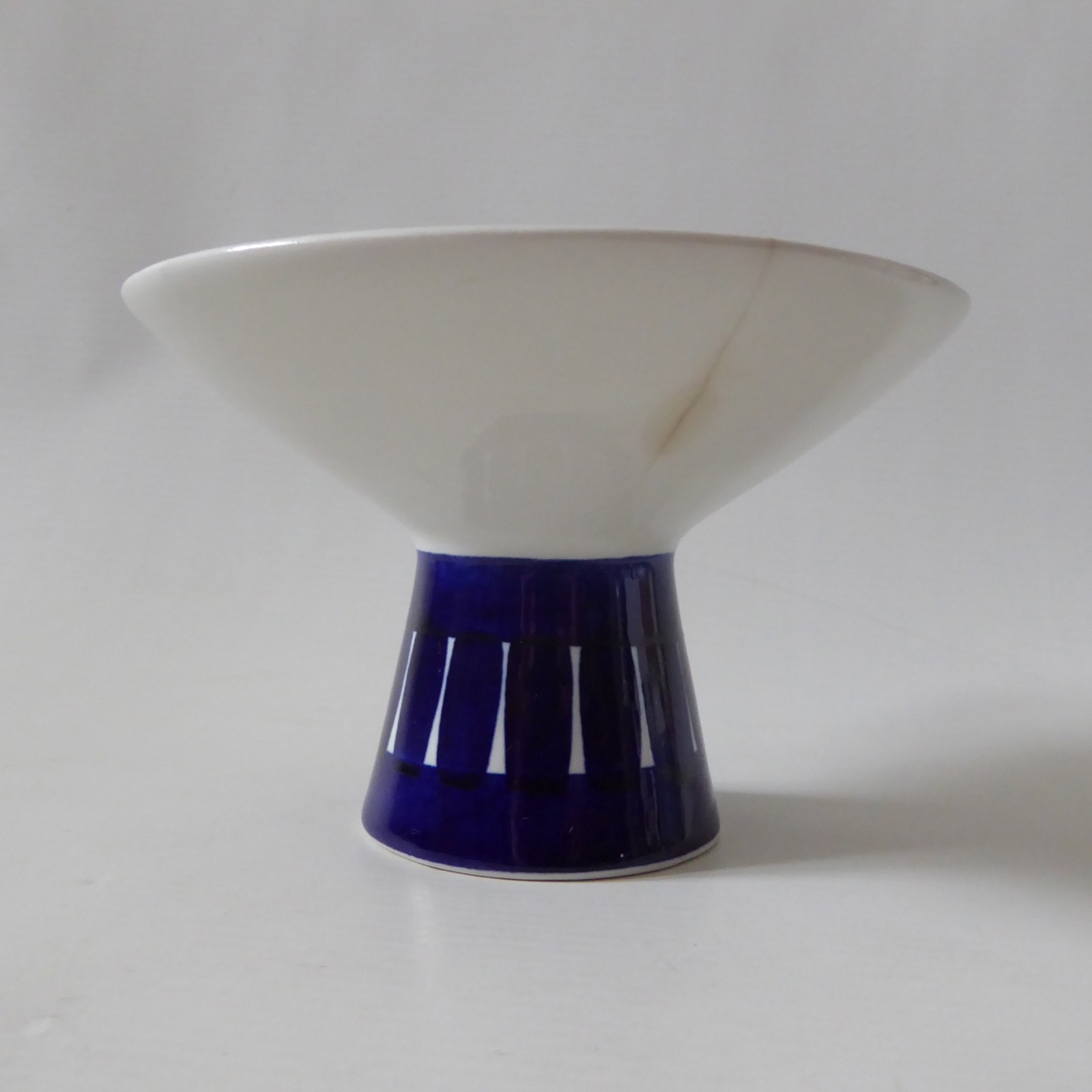 Arabia Finland Valencia footed candle holder, mid century modern, Ulla Procope - Image 8