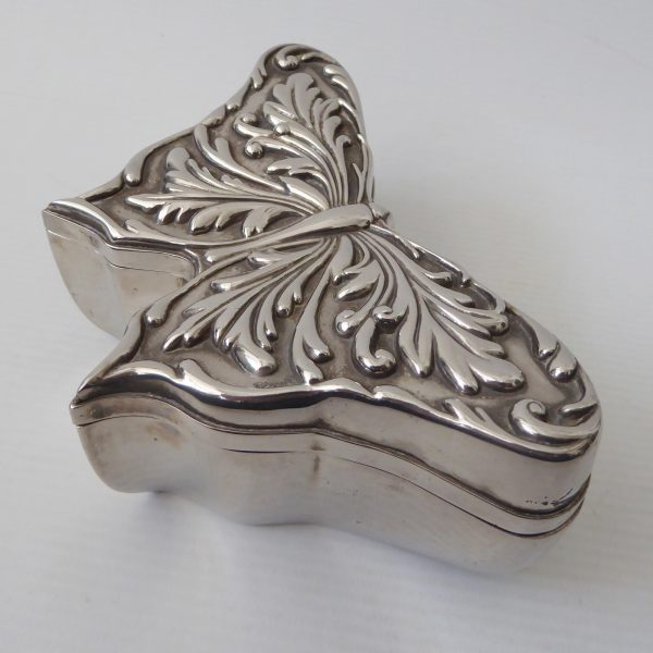Butterfly Elegance silver plated trinket jewellery box container. Vintage 1970s - Image 5