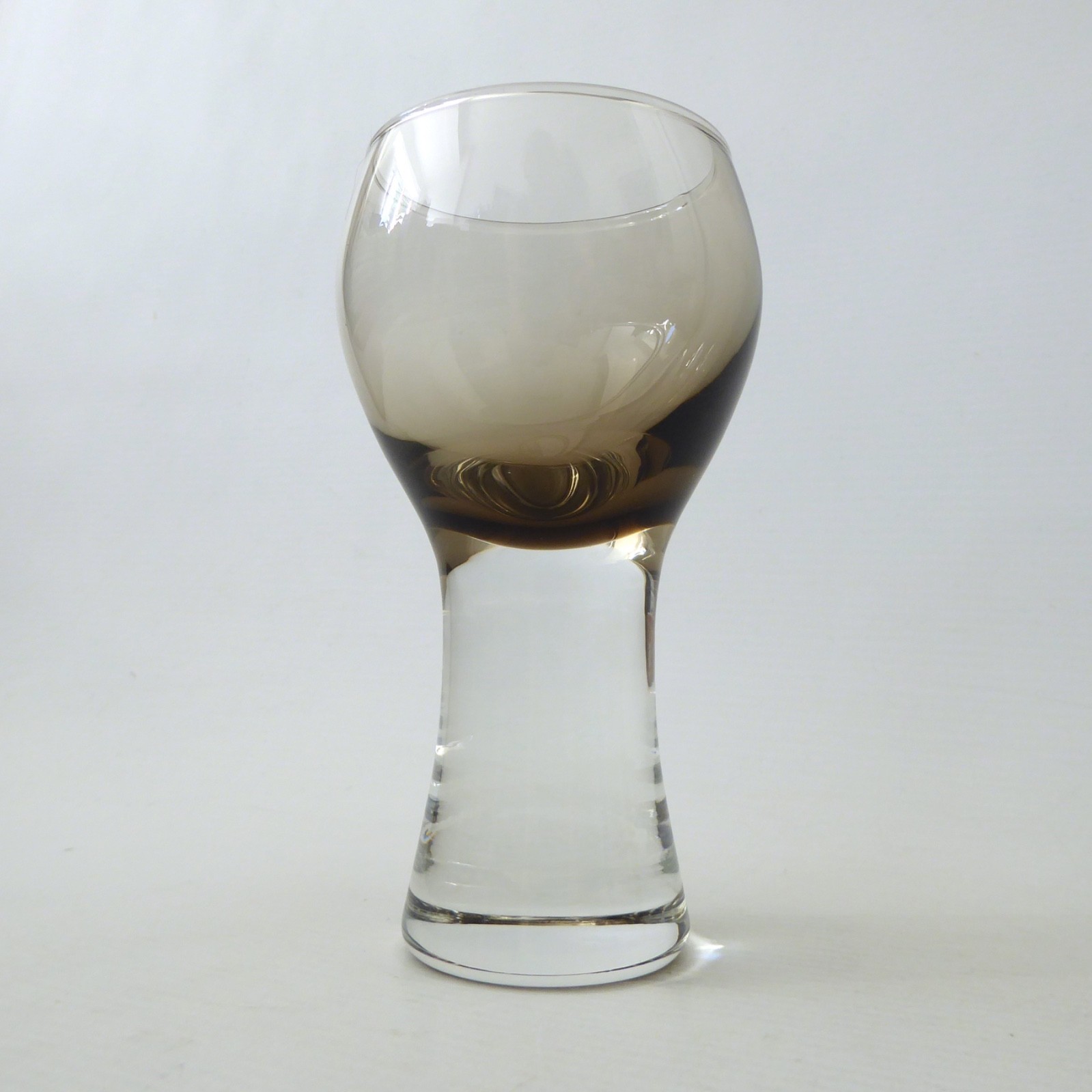 Caithness Canisbay 'Peat' wine glass, 13.5cm tall. Vintage retro 1970s barware - Image 3