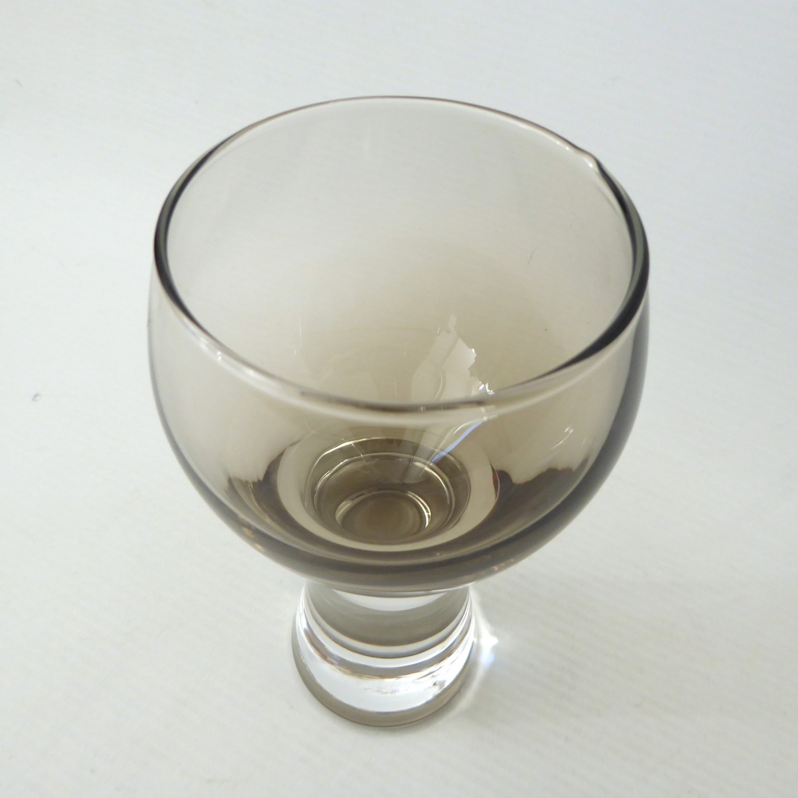 Caithness Canisbay 'Peat' wine glass, 13.5cm tall. Vintage retro 1970s barware - Image 4