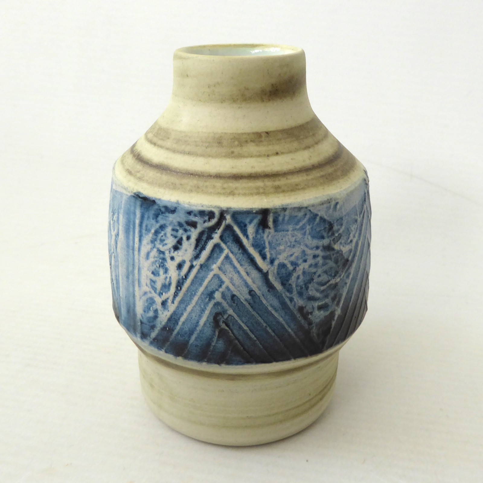 Carn Pottery small blue bud stem posy vase, John Beusmans. 1970s vintage retro - Image 2
