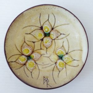 Chelsea Pottery Barbara Ross pin dish, 9cm plate, abstract pale yellow flowers