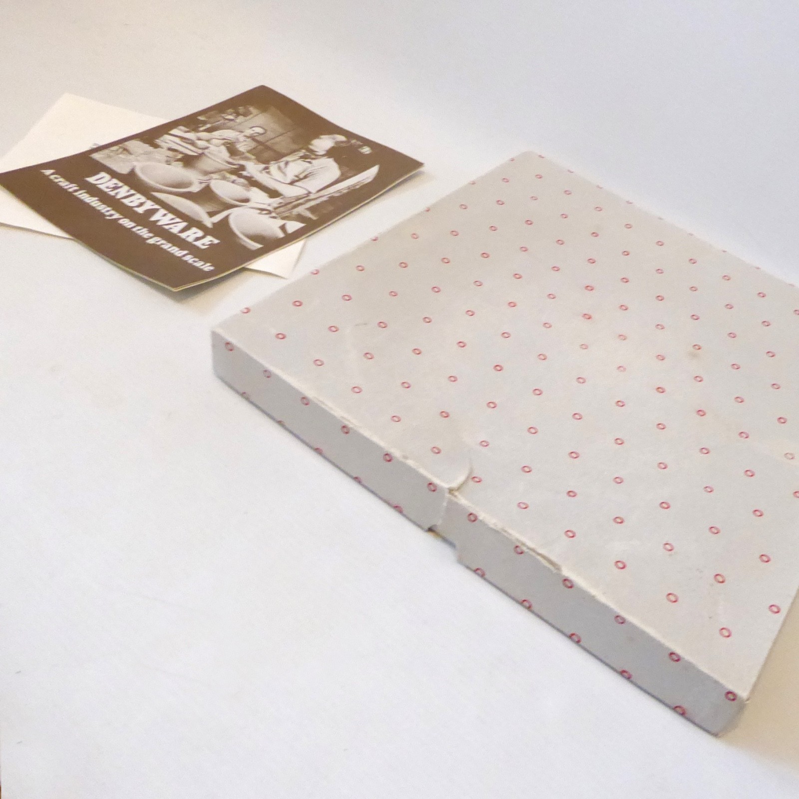 Denby Glynware round collectable plate, leaflet, box. Glyn Colledge wall hanging - Image 14