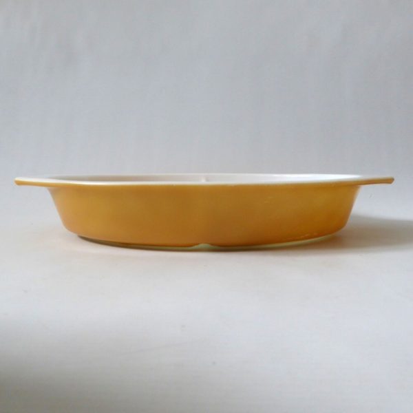 Excellent vintage Pyrex USA deep yellow divided vegetable serving dish. 1 quart - Image 4