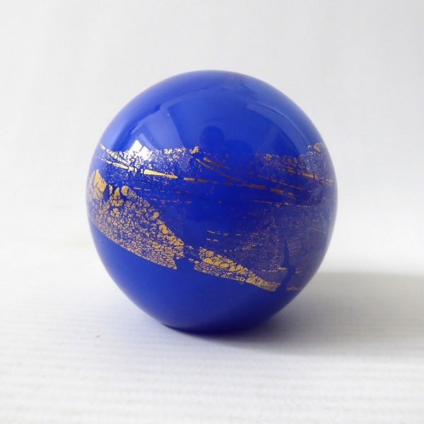 Glass round paperweight, blue & gold leaf Azurene, Isle of Wight Studio? Vintage - Image 3