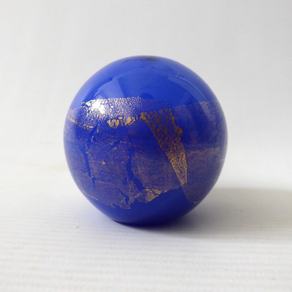 Glass round paperweight, blue & gold leaf Azurene, Isle of Wight Studio? Vintage - Image 4