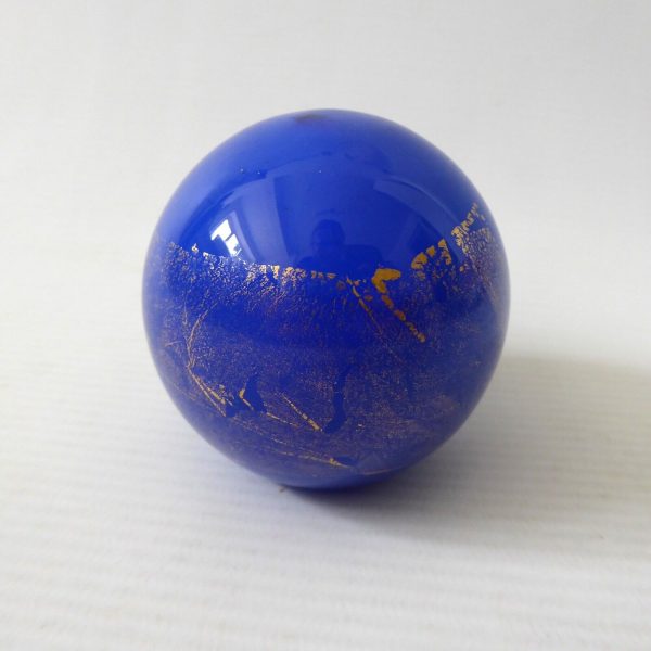 Glass round paperweight, blue & gold leaf Azurene, Isle of Wight Studio? Vintage - Image 5