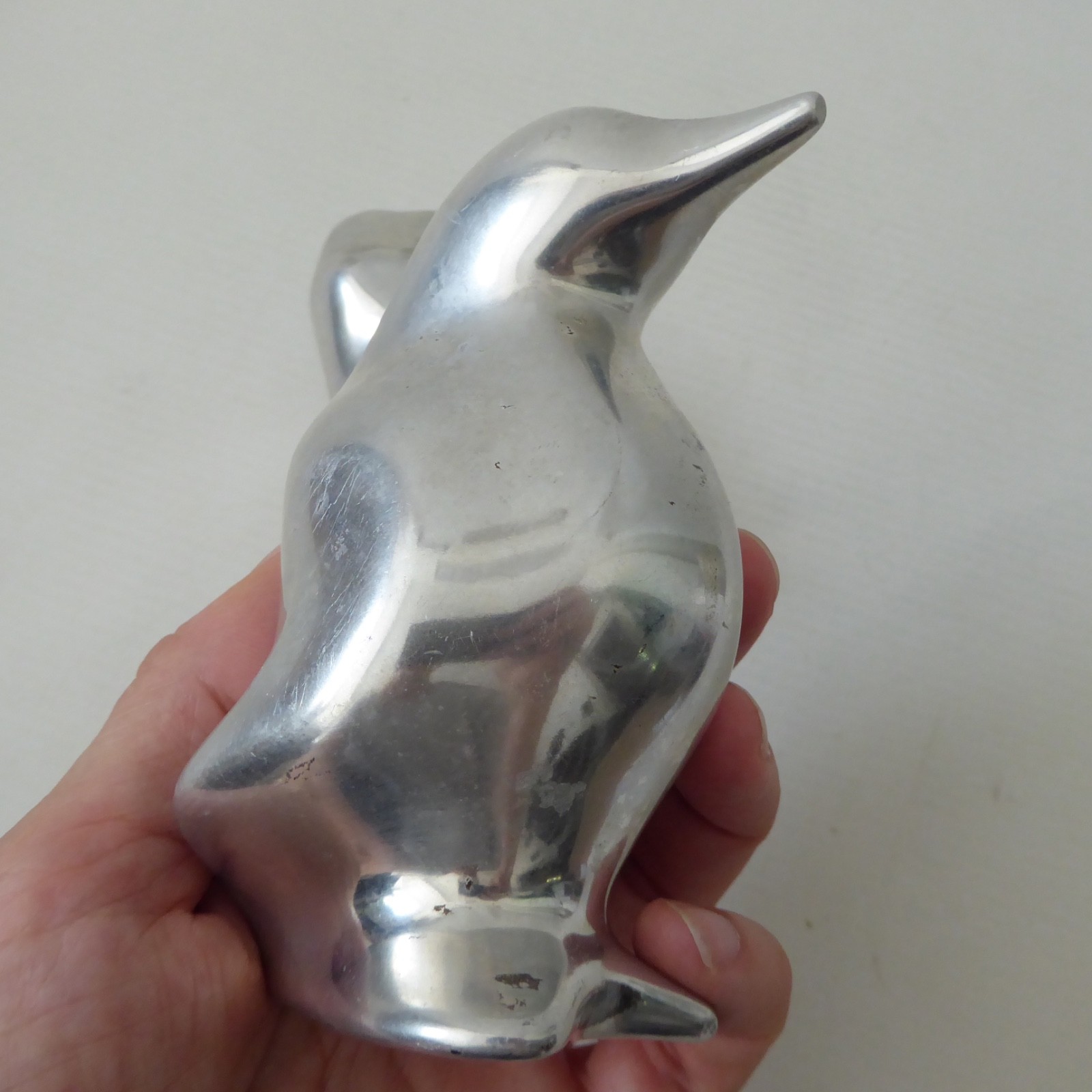 Hoselton Canada vintage cast aluminium penguin sculpture 2 figurines. Retro 1597 - Image 11