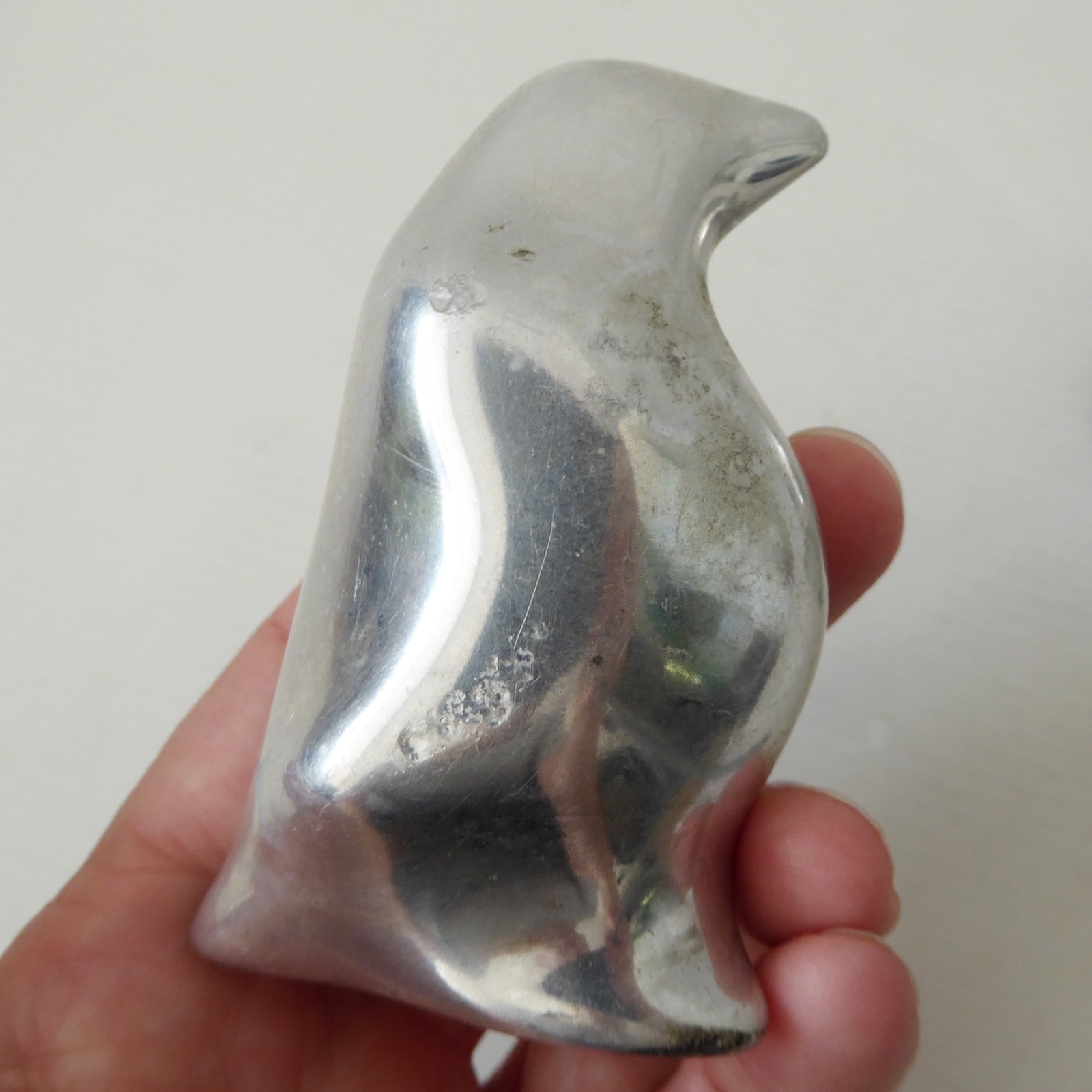 Hoselton Canada vintage cast aluminium penguin sculpture 2 figurines. Retro 1597 - Image 8