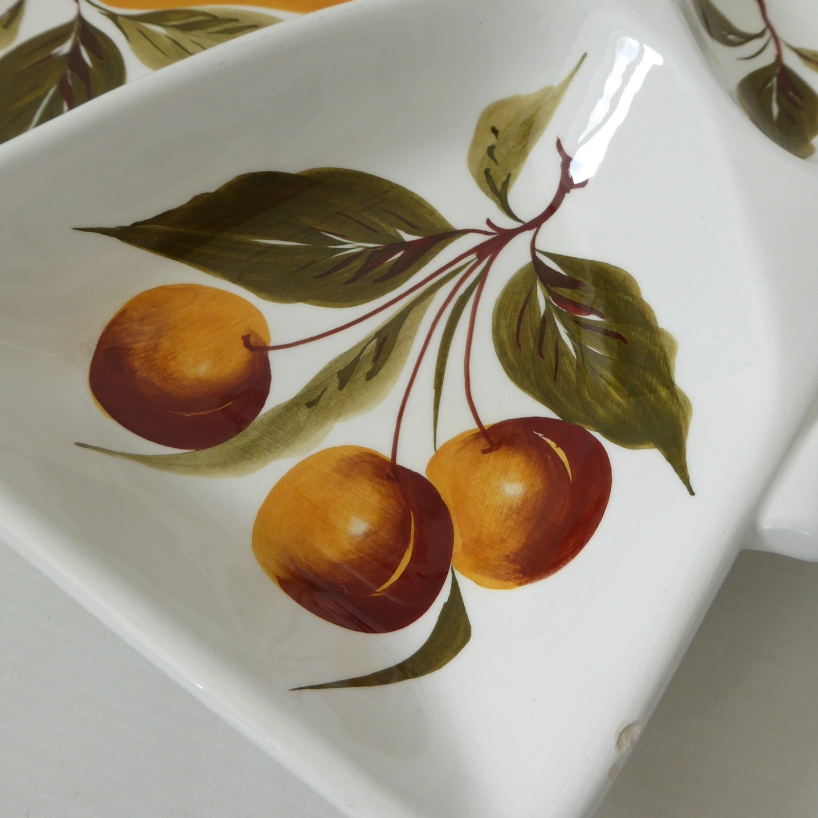 Italian vintage fruit dish, ceramic hand painted pear, cherries leaves A3/216 - Image 7