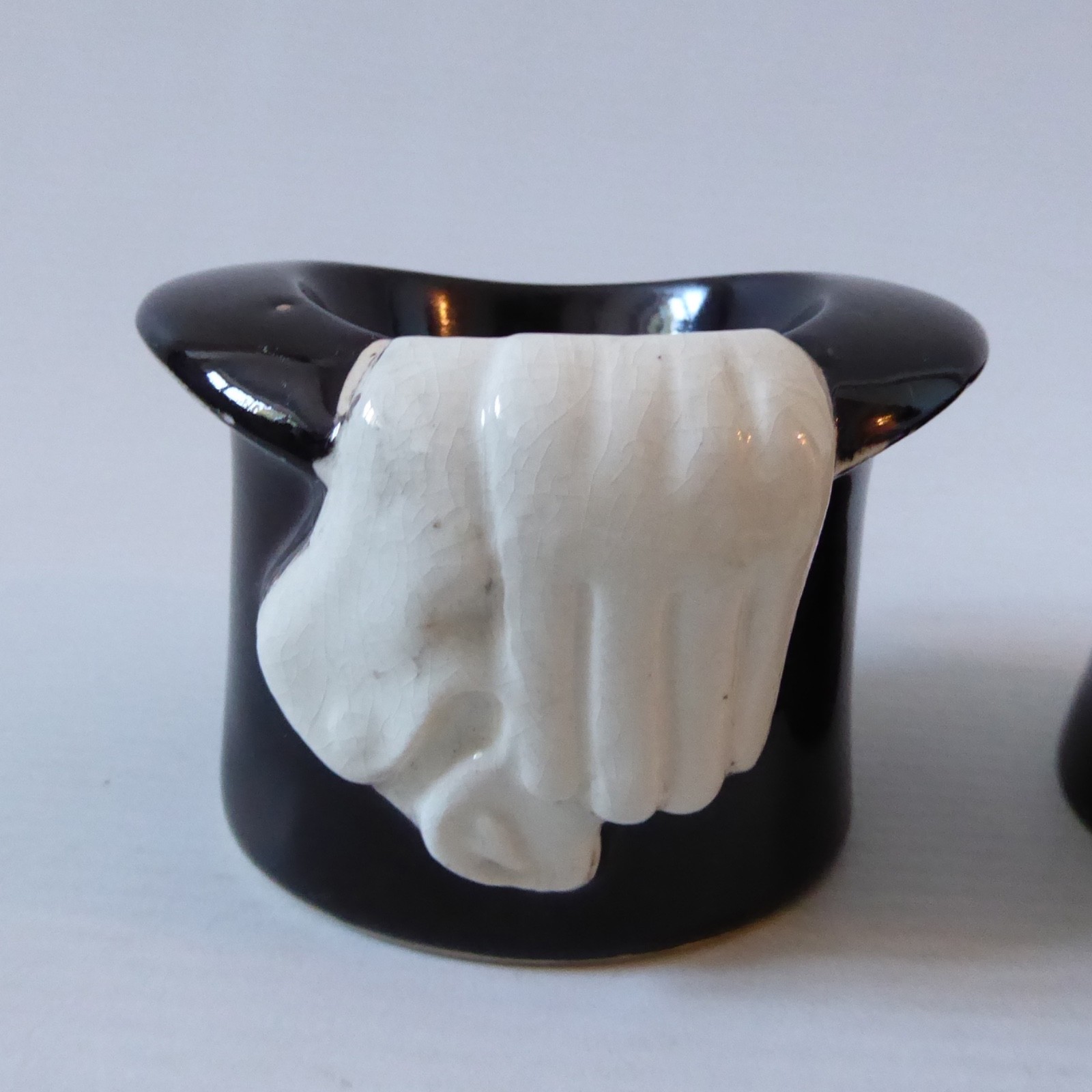 Leo Bonassera Rye 2x egg cups, 1980s vintage, top hat & gloves, black and white - Image 3