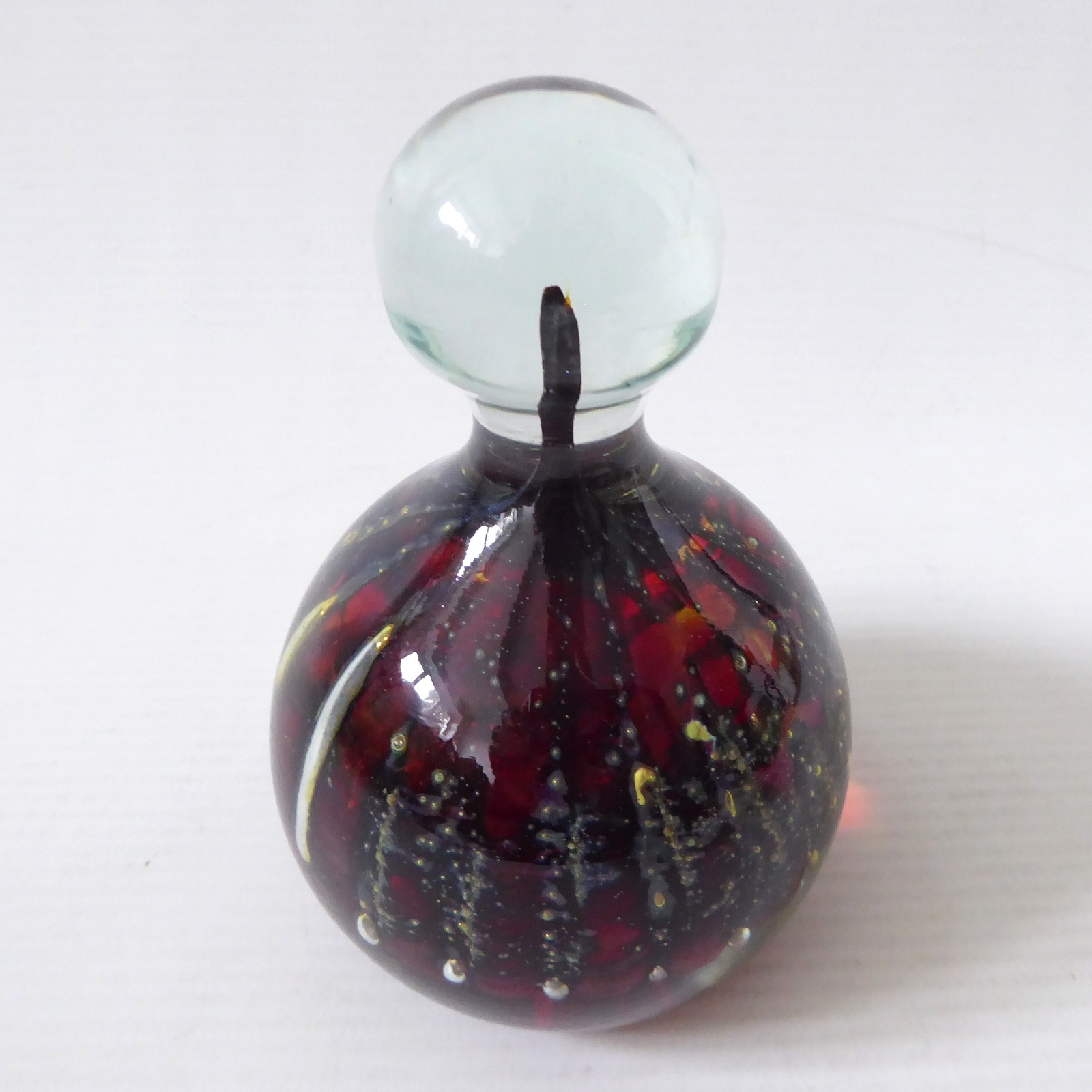 Mdina vintage glass paperweight + top knob. Red black gold bubble stripes. Malta - Image 3